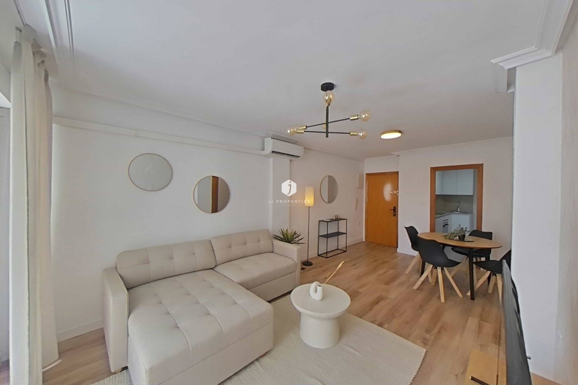 D'occasion - Appartement -
Torrevieja - La Mata Pueblo
