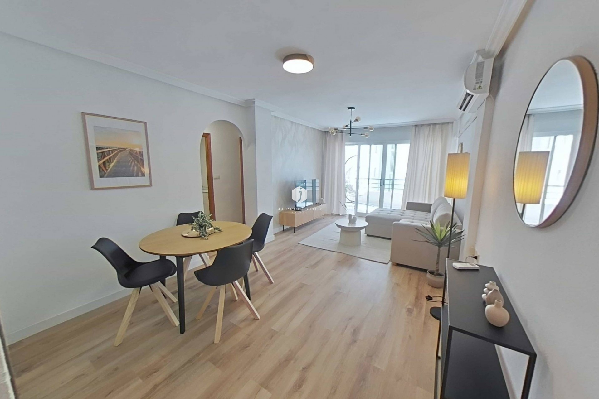 D'occasion - Appartement -
Torrevieja - La Mata Pueblo