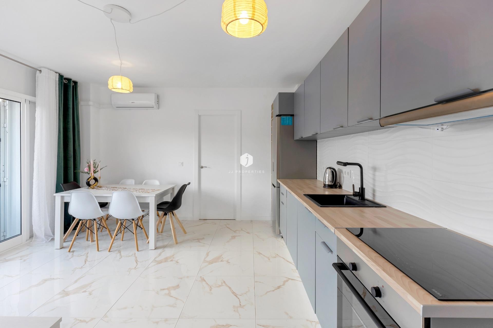 D'occasion - Appartement -
Torrevieja - La Mata