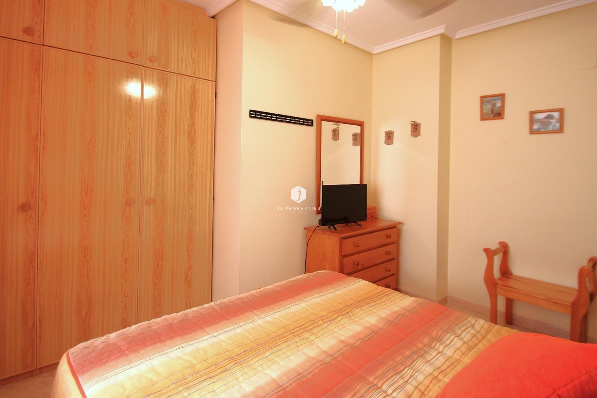 D'occasion - Appartement -
Torrevieja - Las Piscinas Naturales