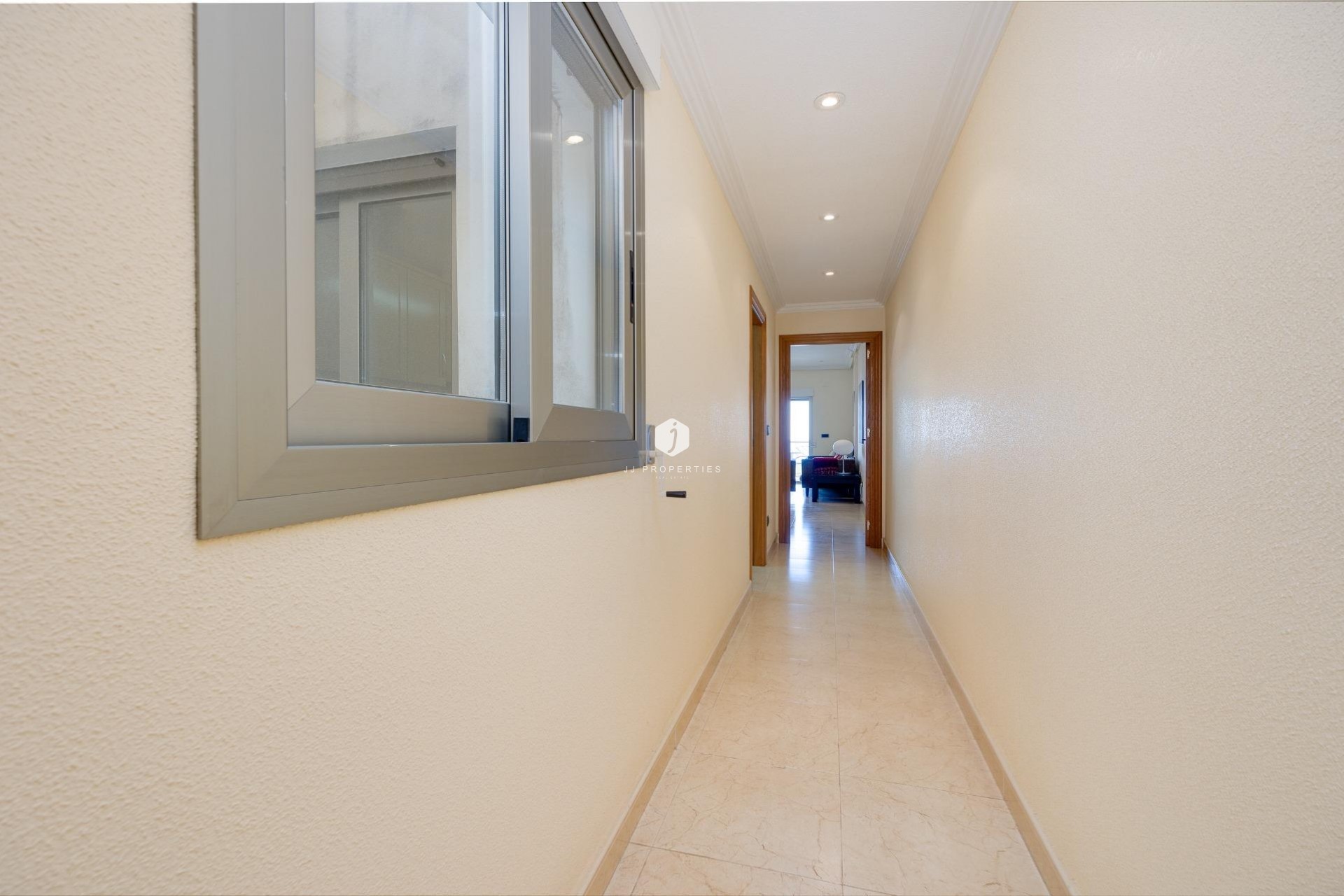 D'occasion - Appartement -
Torrevieja - Paseo maritimo