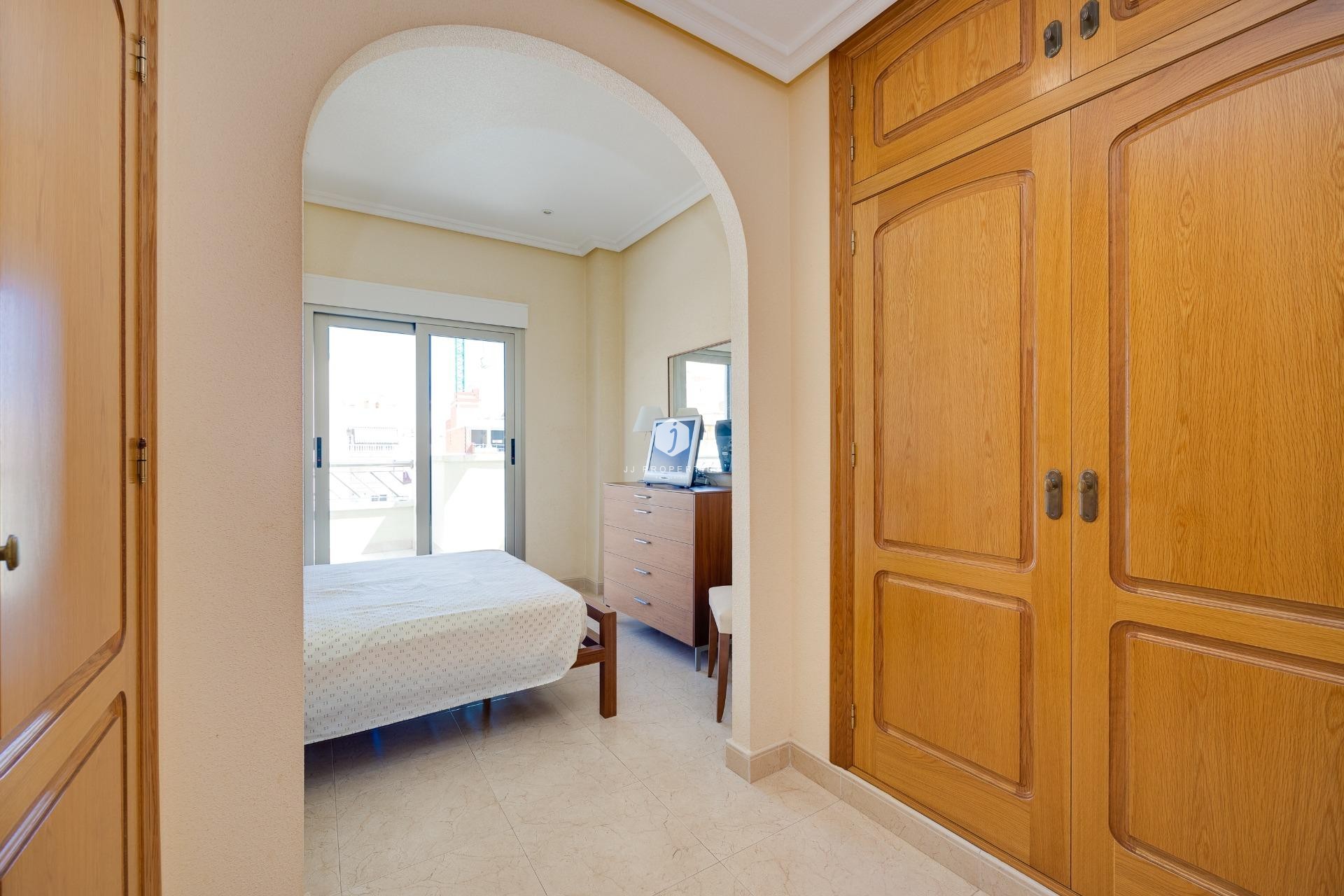 D'occasion - Appartement -
Torrevieja - Paseo maritimo