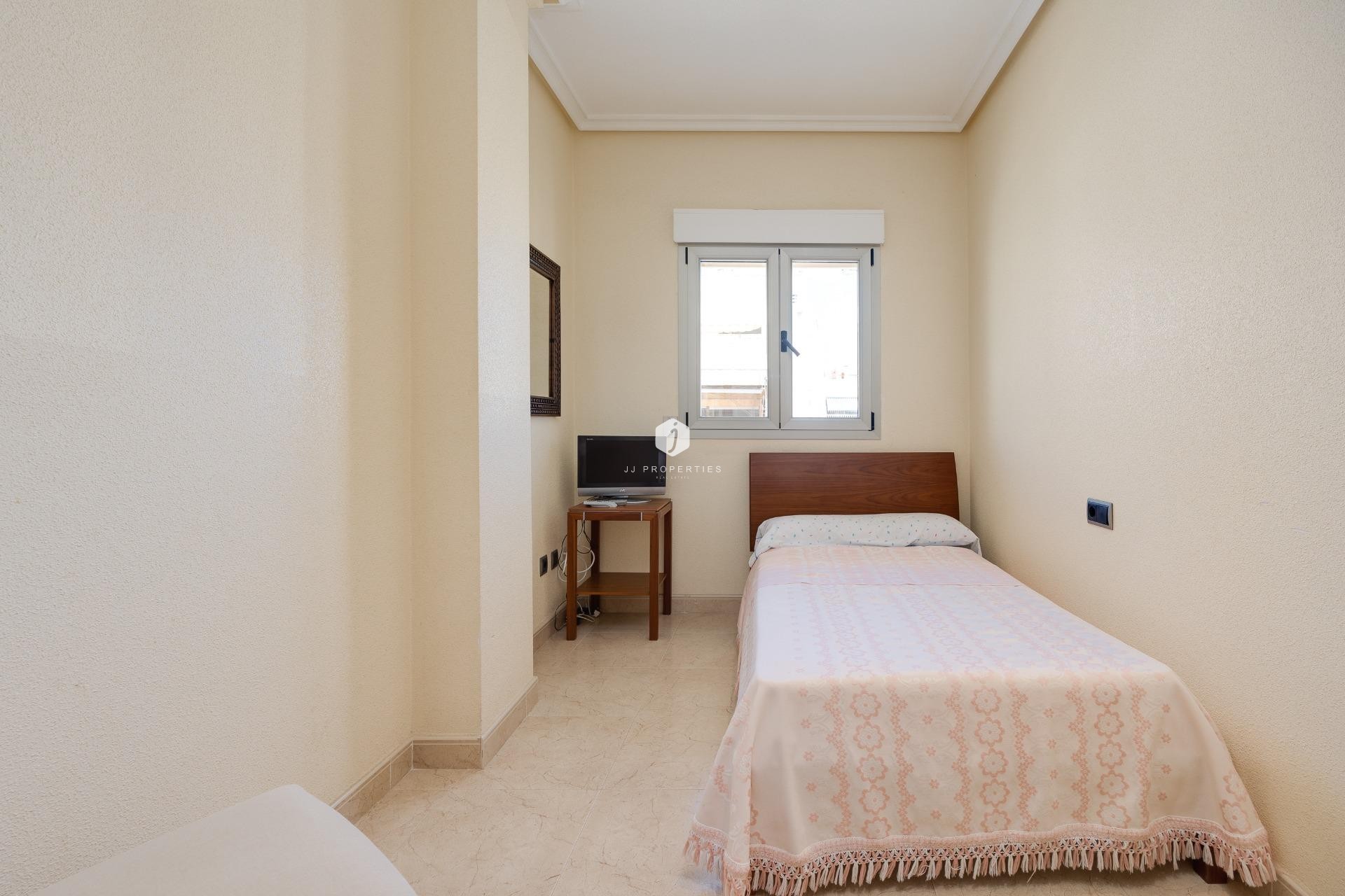 D'occasion - Appartement -
Torrevieja - Paseo maritimo