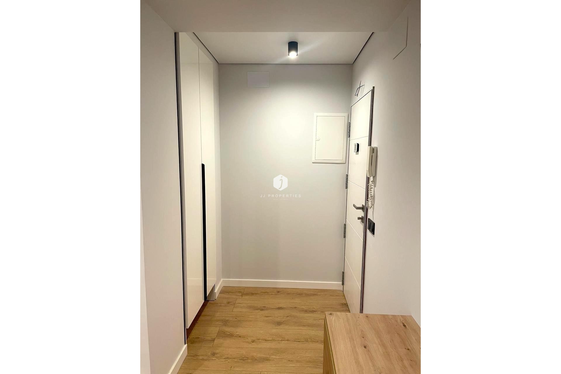 D'occasion - Appartement -
Torrevieja - Paseo maritimo