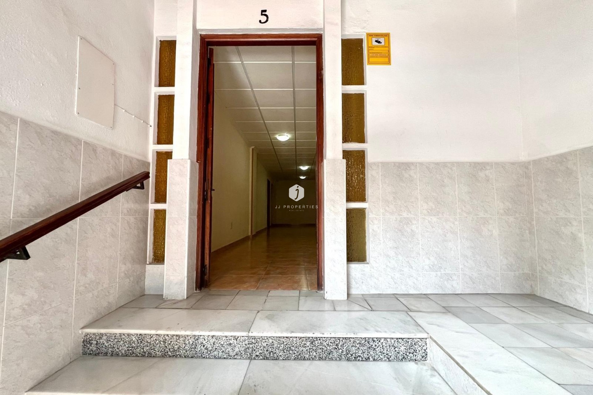 D'occasion - Appartement -
Torrevieja - Paseo maritimo