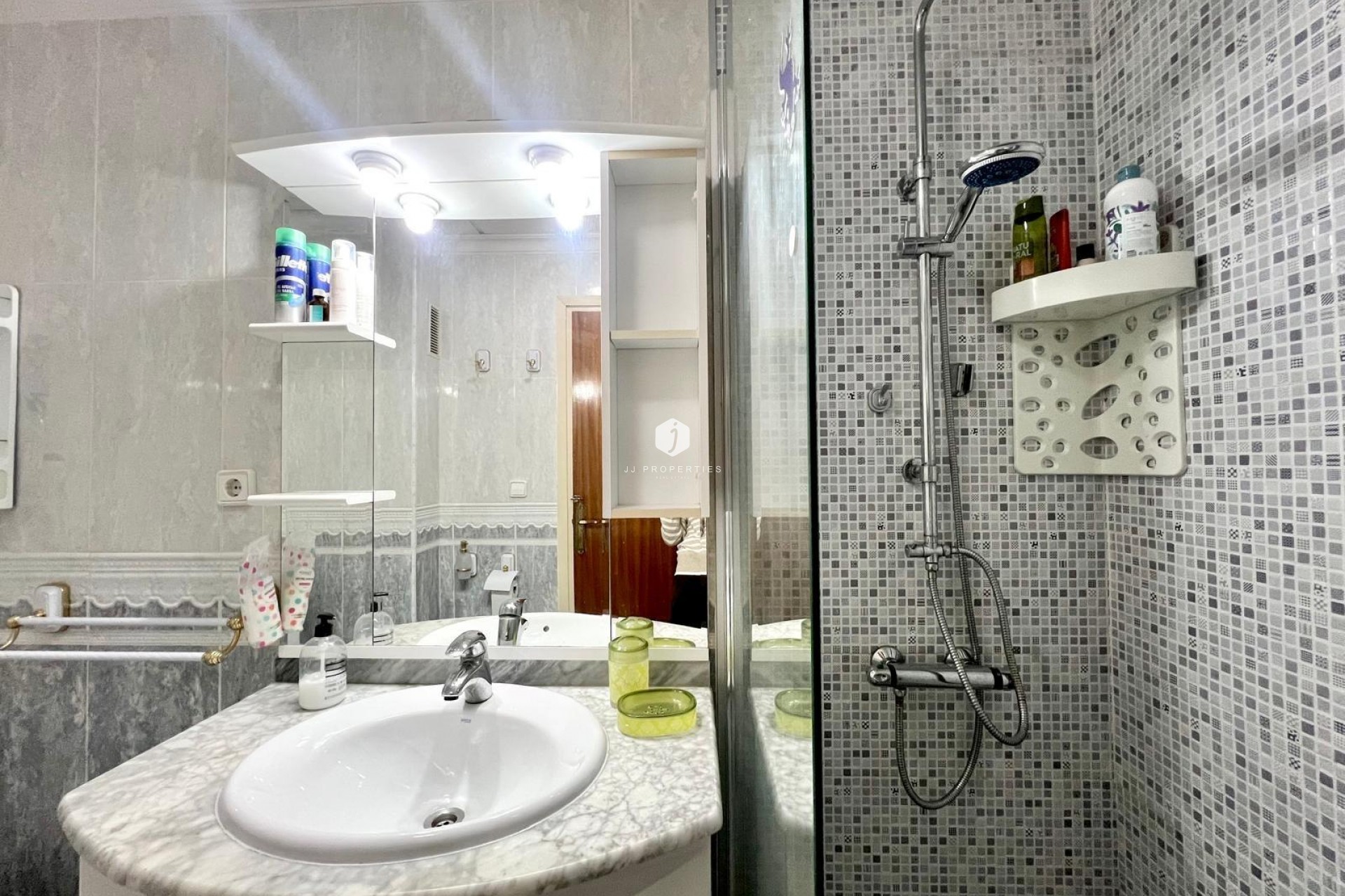 D'occasion - Appartement -
Torrevieja - Paseo maritimo