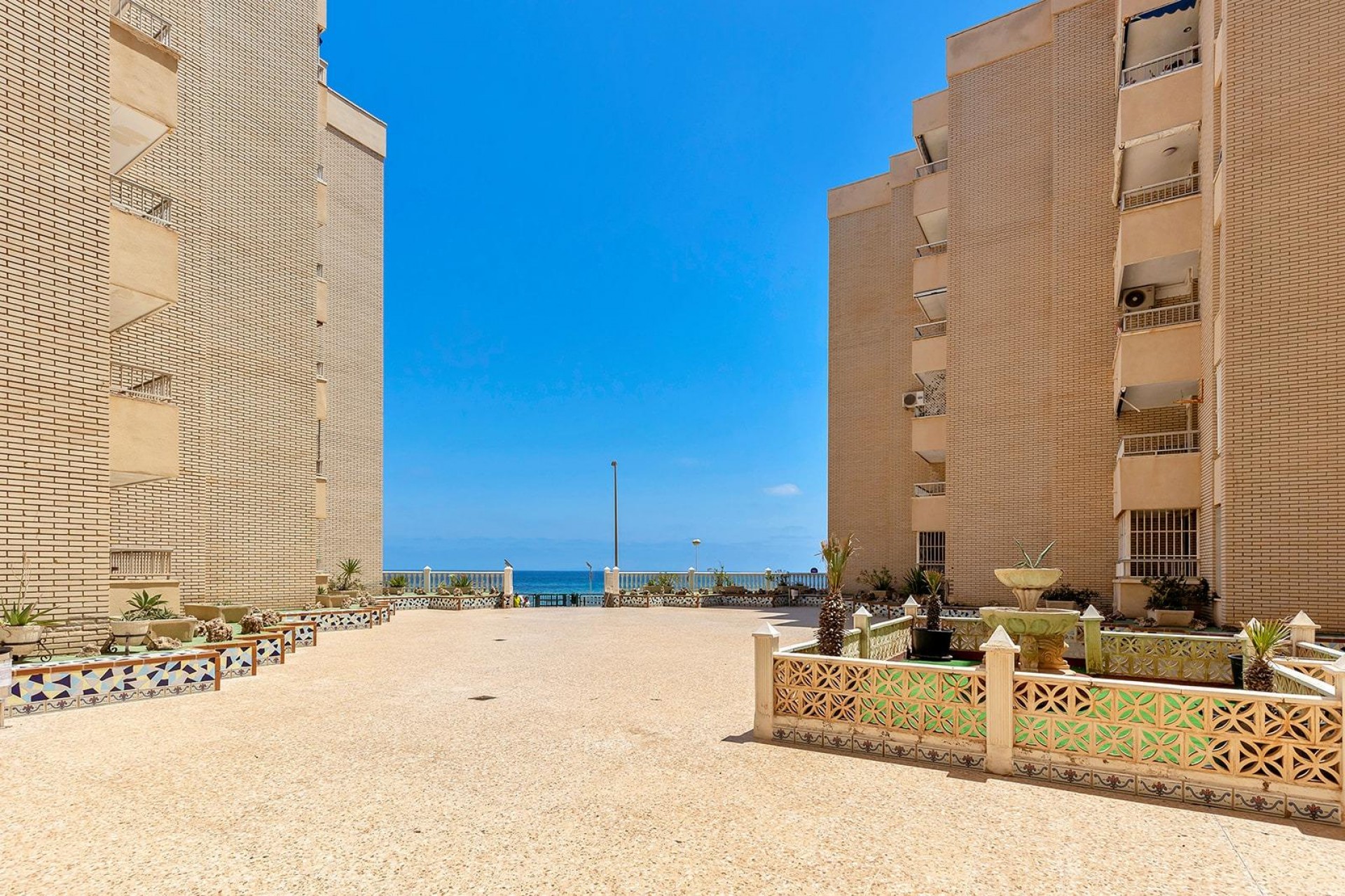 D'occasion - Appartement -
Torrevieja - Playa de los Locos