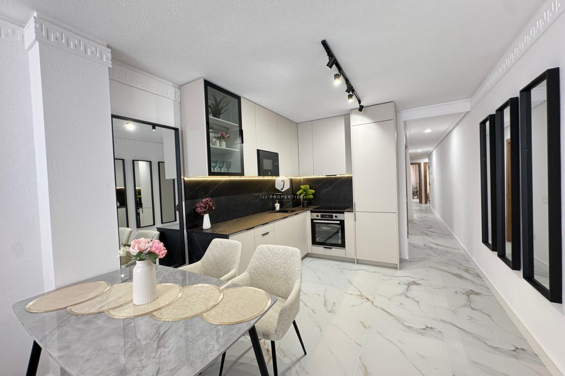 D'occasion - Appartement -
Torrevieja - Playa de los Locos