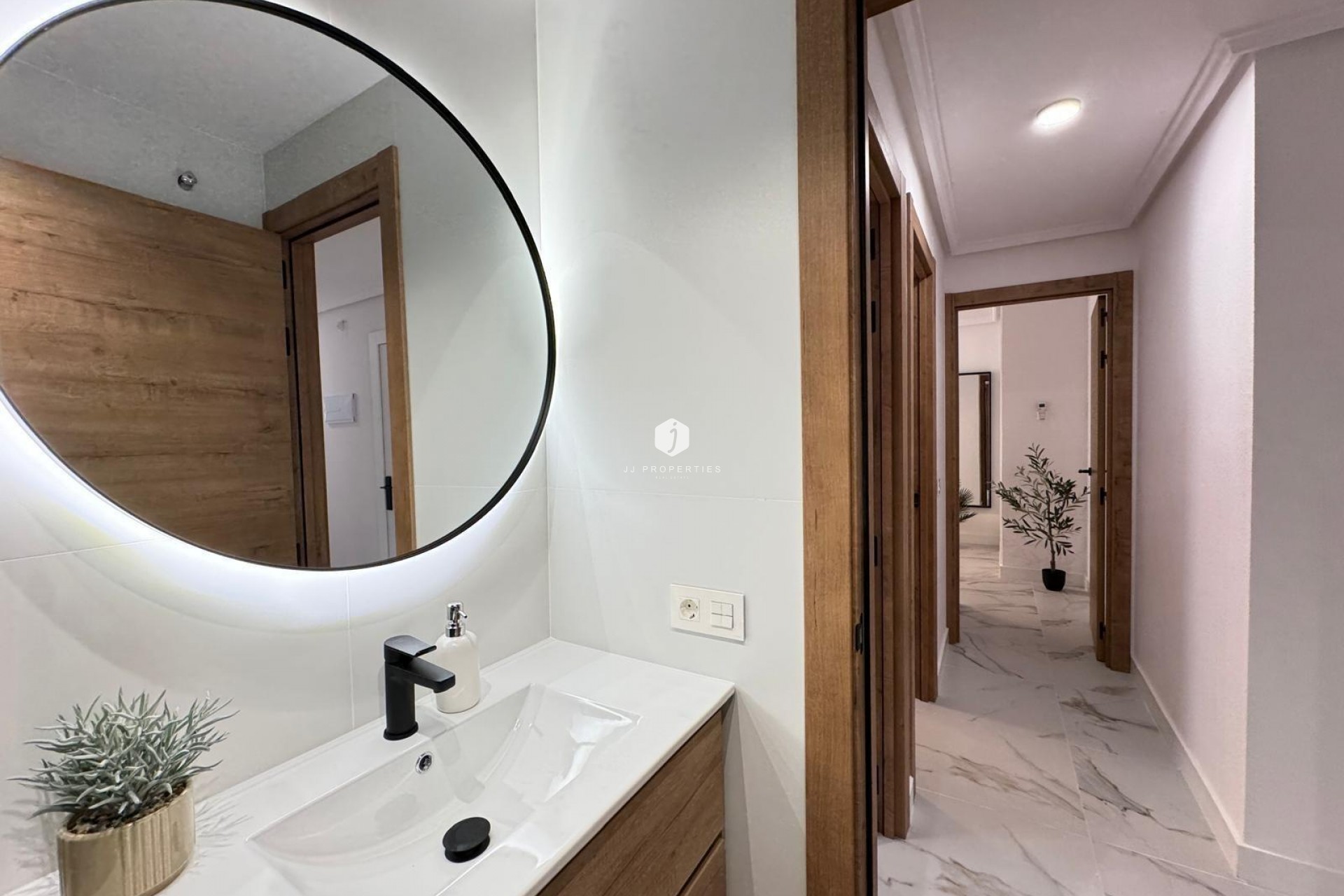 D'occasion - Appartement -
Torrevieja - Playa de los Locos