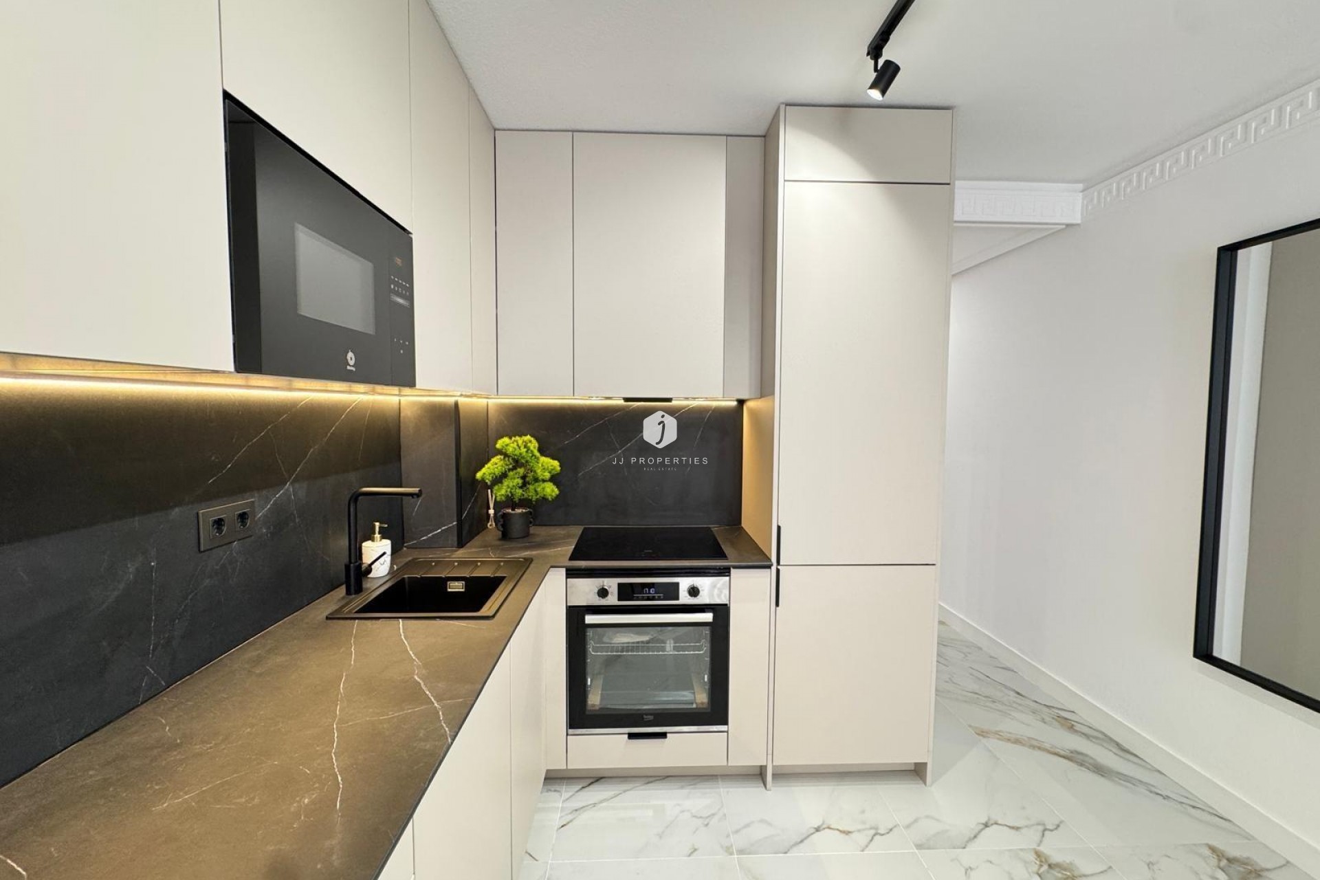 D'occasion - Appartement -
Torrevieja - Playa de los Locos