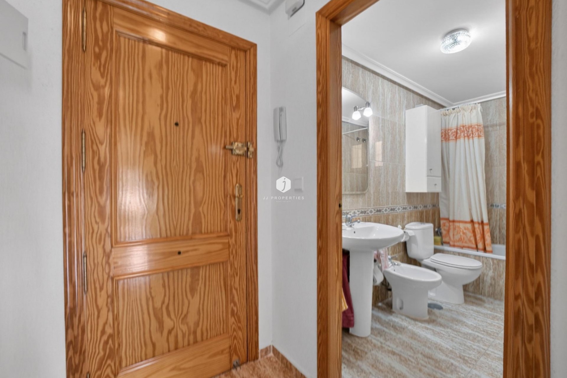 D'occasion - Appartement -
Torrevieja - Playa de los locos