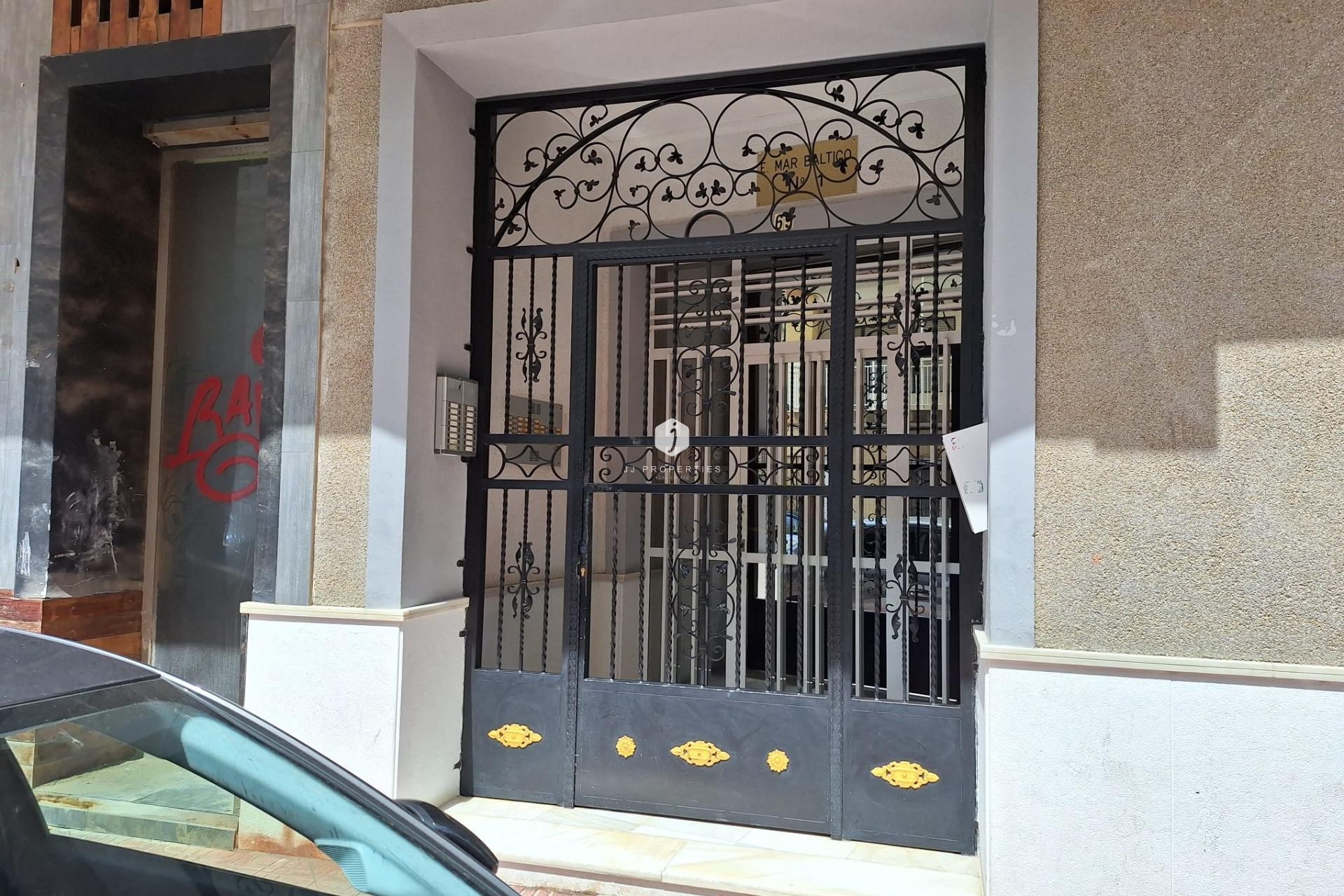 D'occasion - Appartement -
Torrevieja - Playa de los Locos