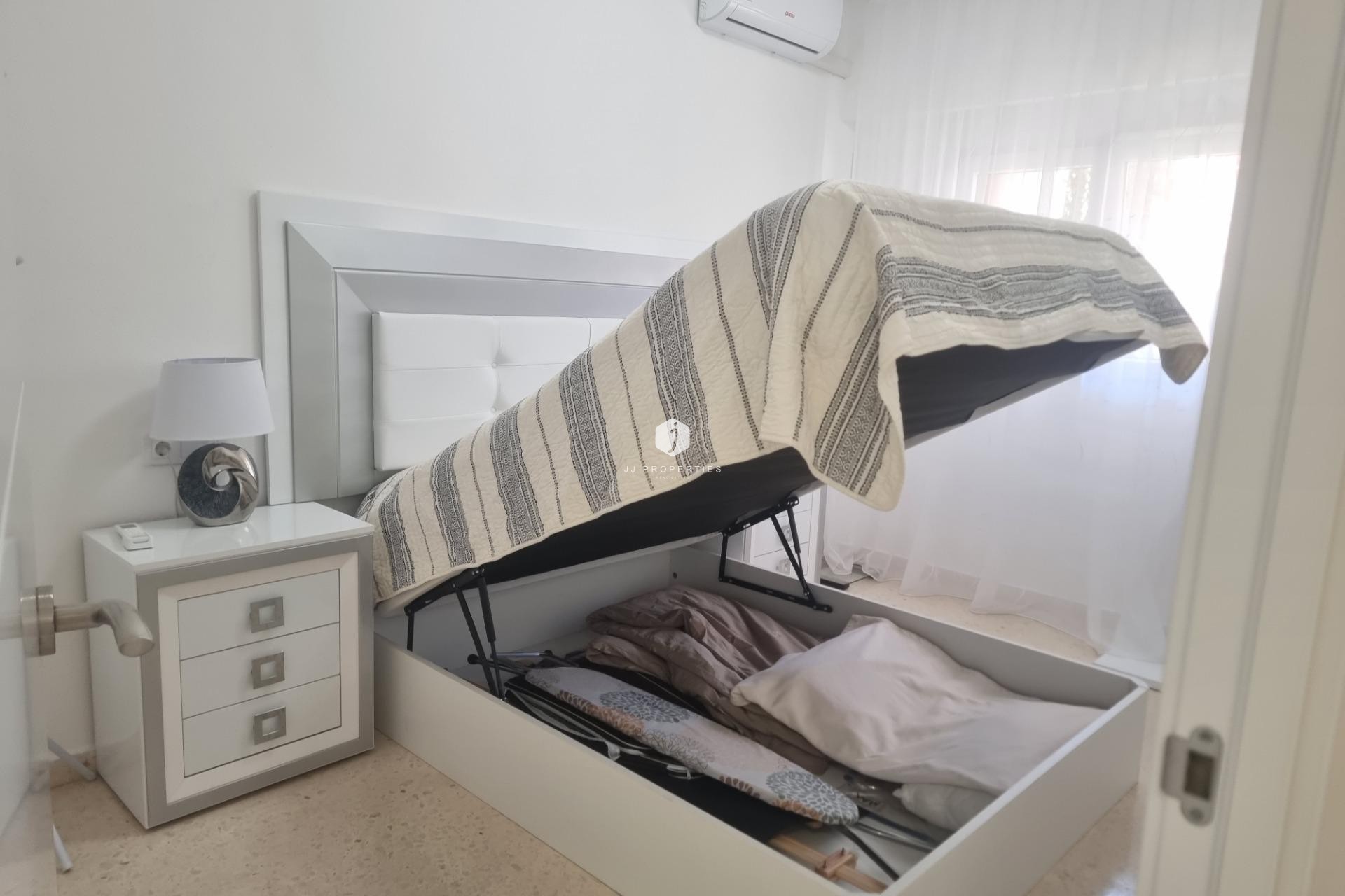 D'occasion - Appartement -
Torrevieja - Playa de los Locos