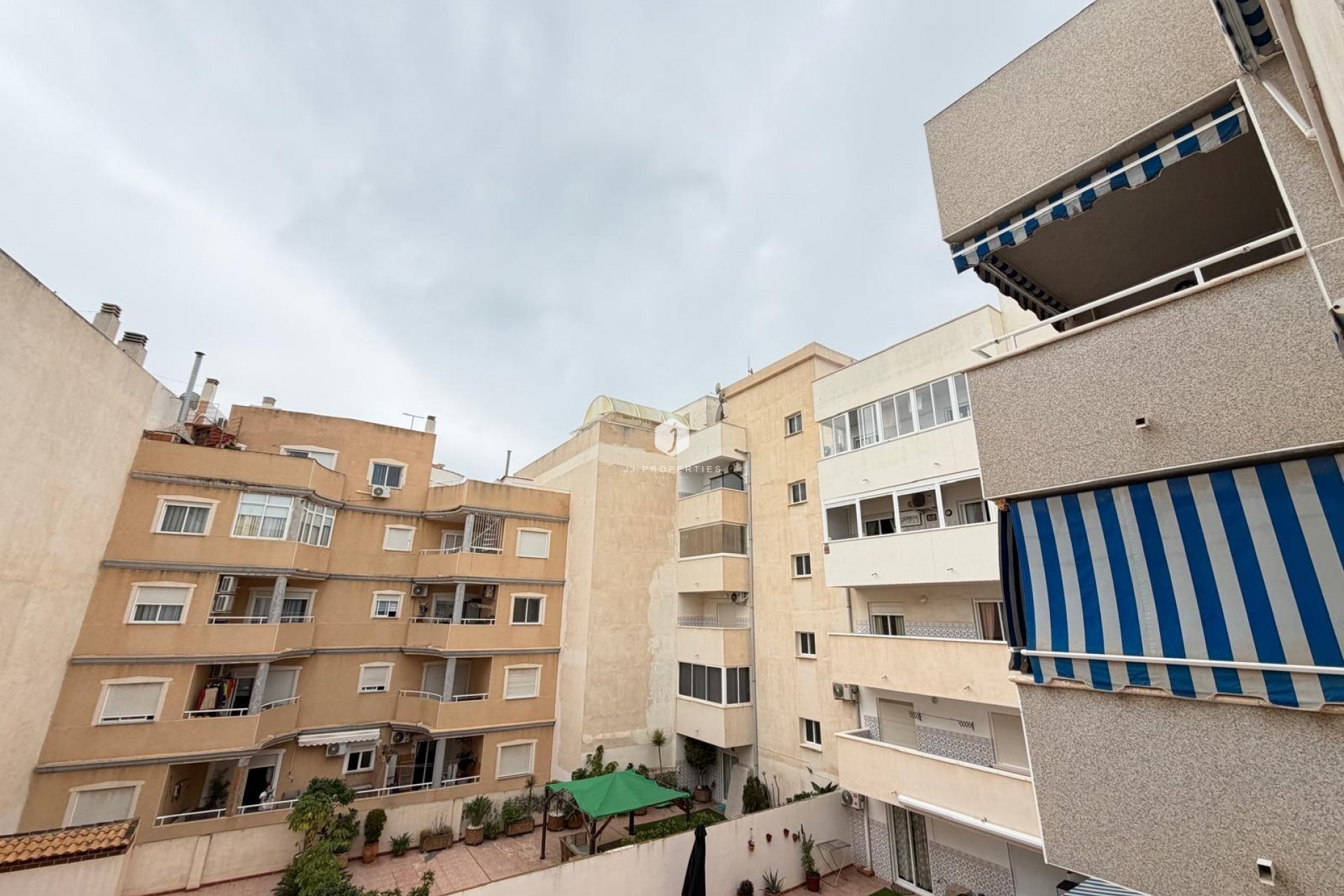 D'occasion - Appartement -
Torrevieja - Playa de los Locos