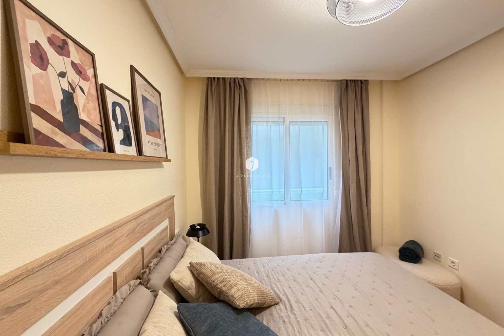 D'occasion - Appartement -
Torrevieja - Playa de los Locos