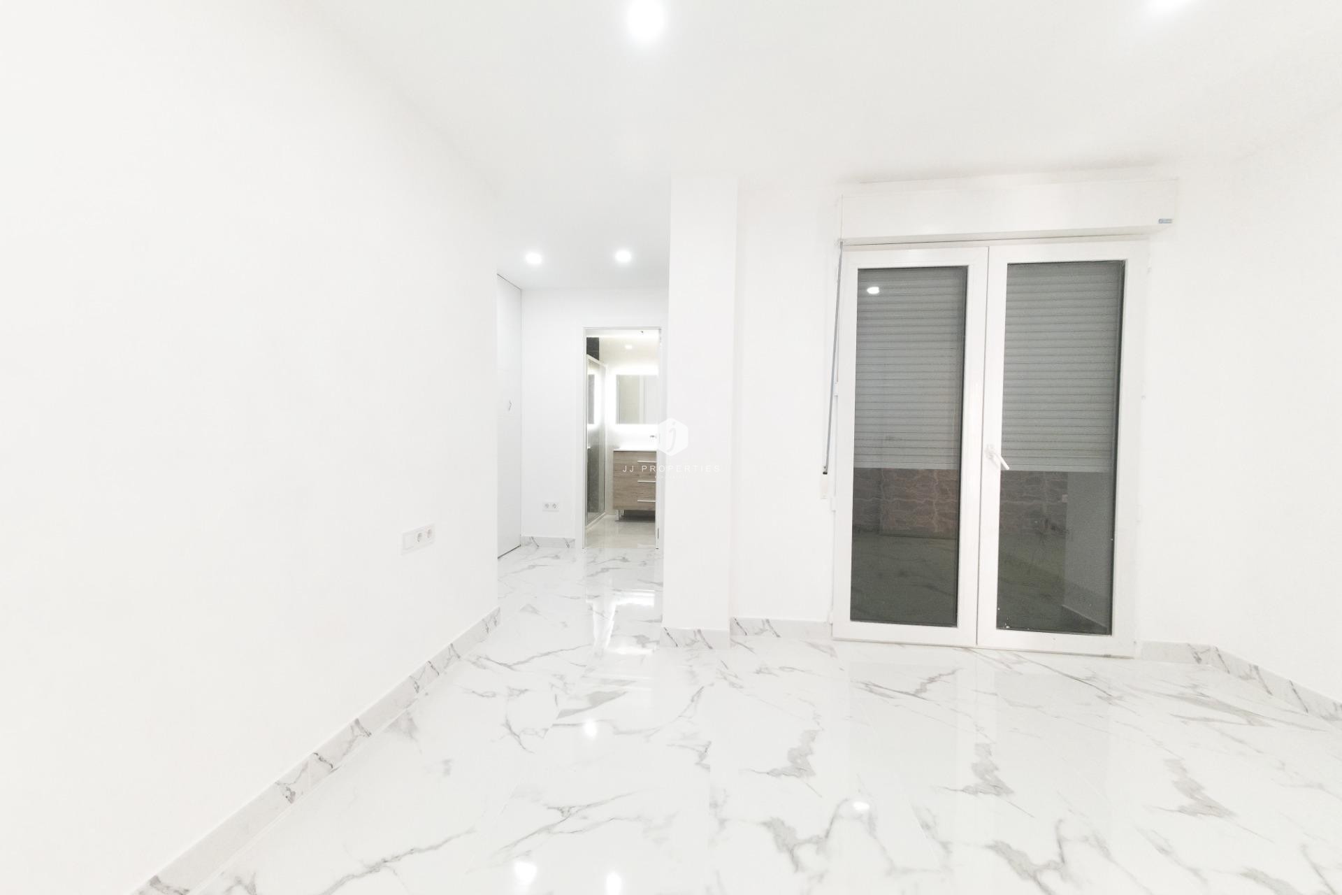 D'occasion - Appartement -
Torrevieja - Playa de los Naufragos