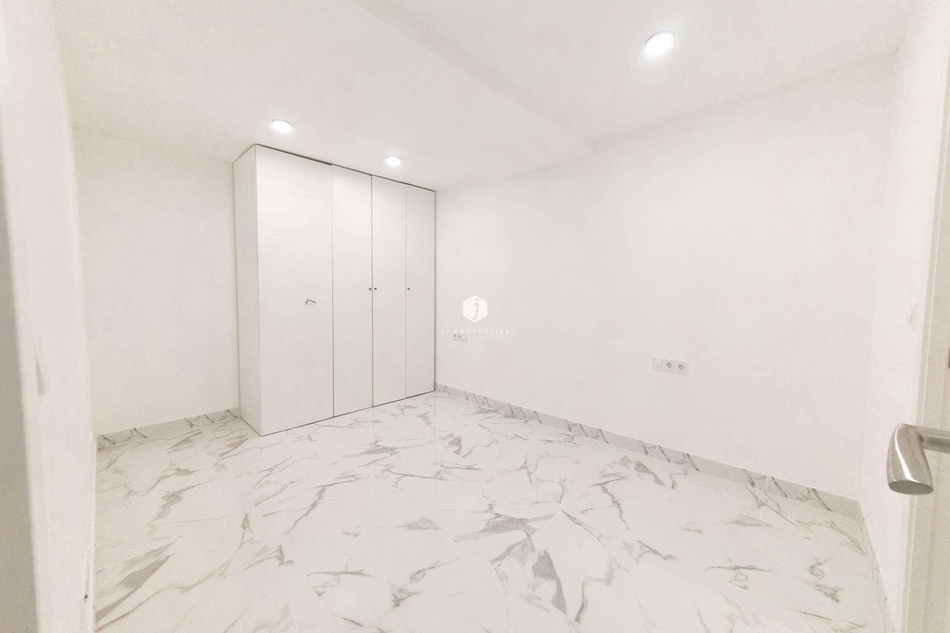 D'occasion - Appartement -
Torrevieja - Playa de los Naufragos