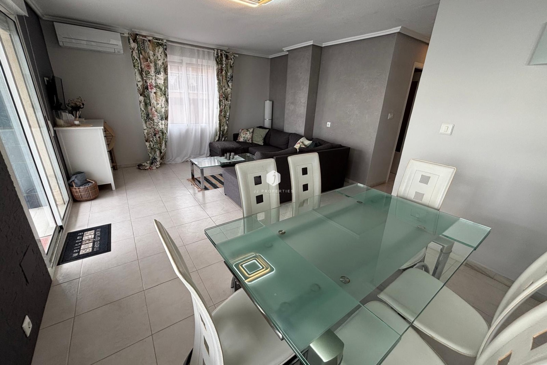 D'occasion - Appartement -
Torrevieja - Playa de los Naufragos