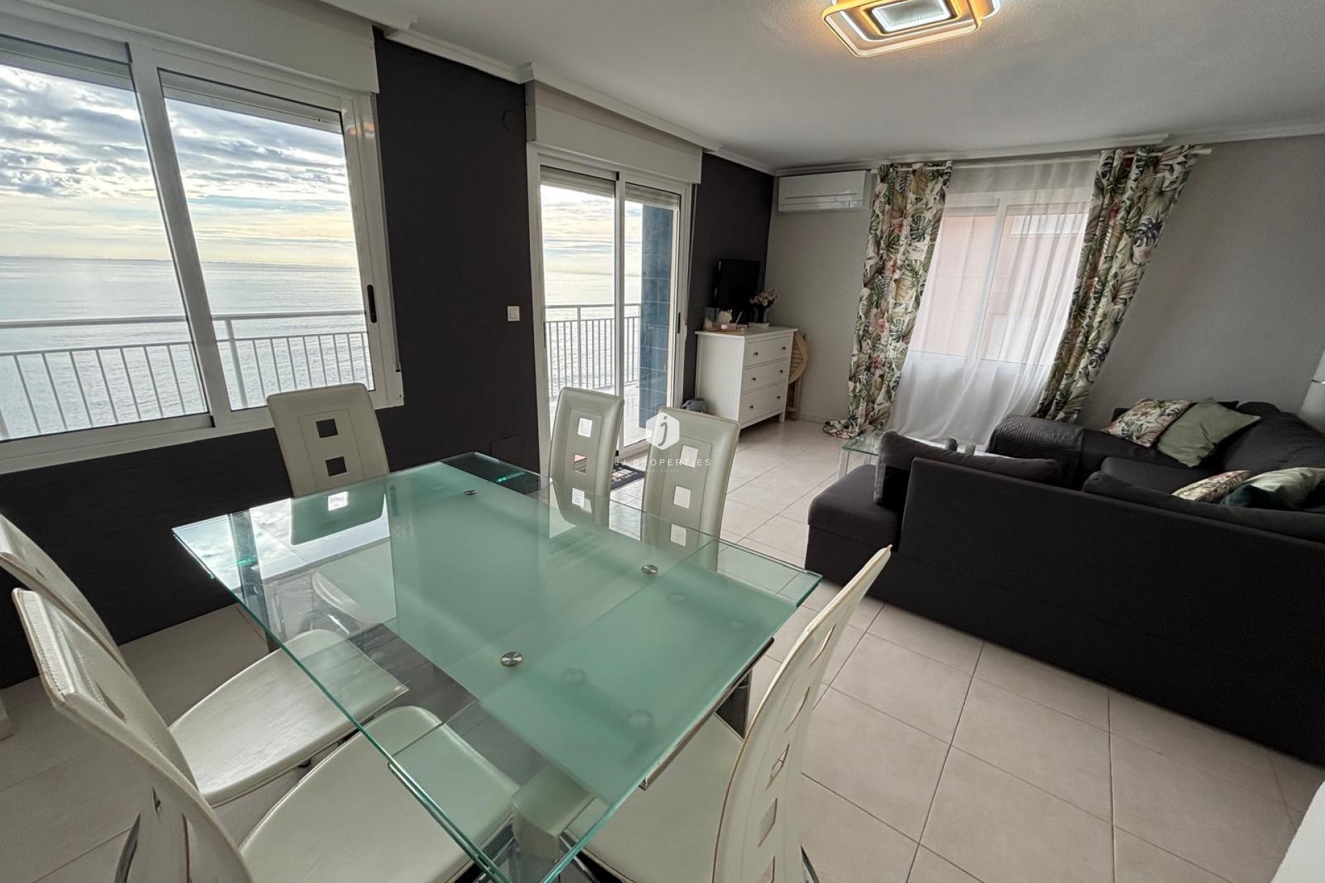 D'occasion - Appartement -
Torrevieja - Playa de los Naufragos