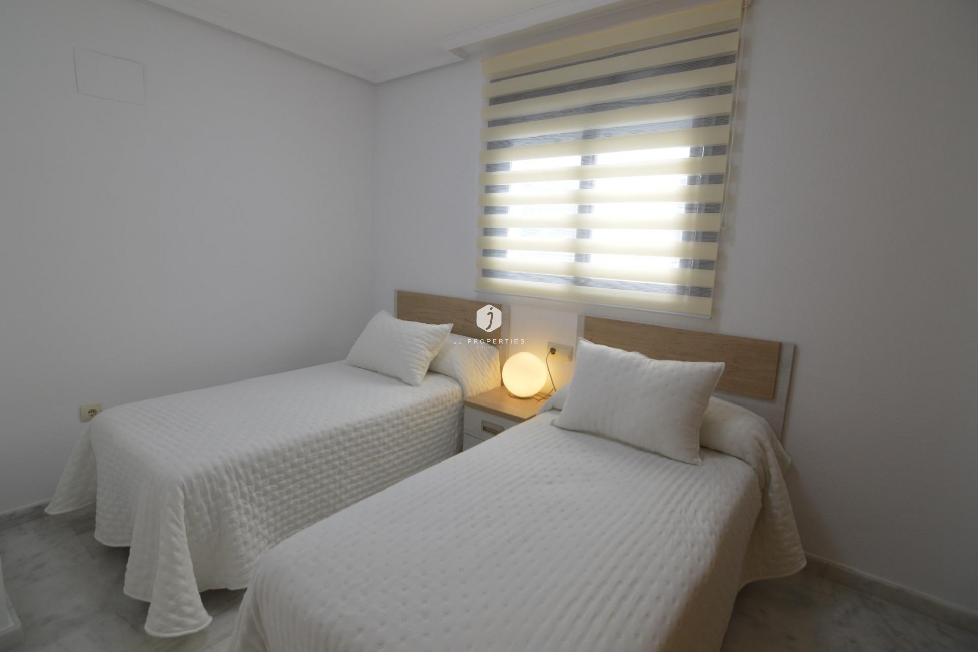 D'occasion - Appartement -
Torrevieja - Playa del Cura