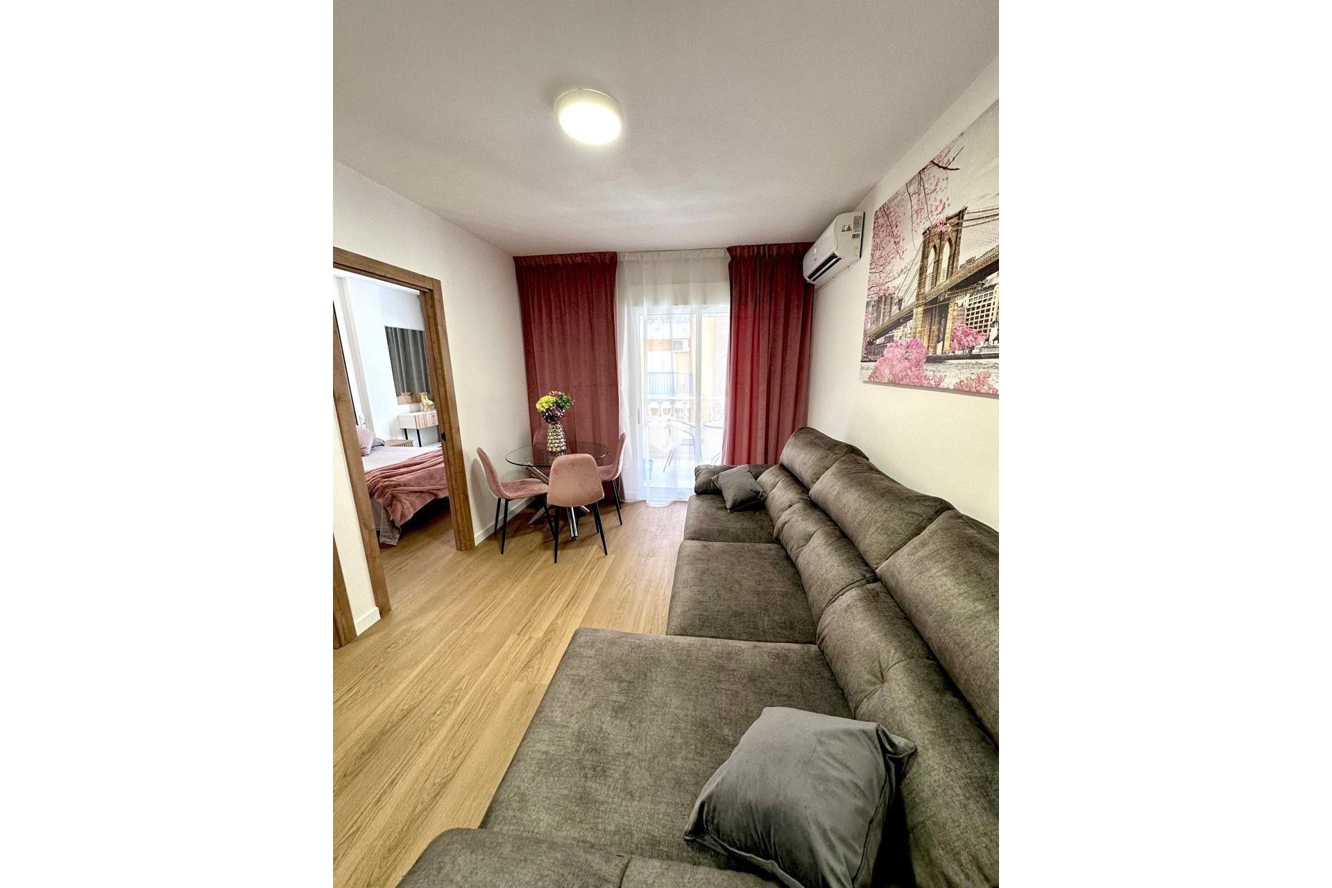 D'occasion - Appartement -
Torrevieja - Playa del Cura