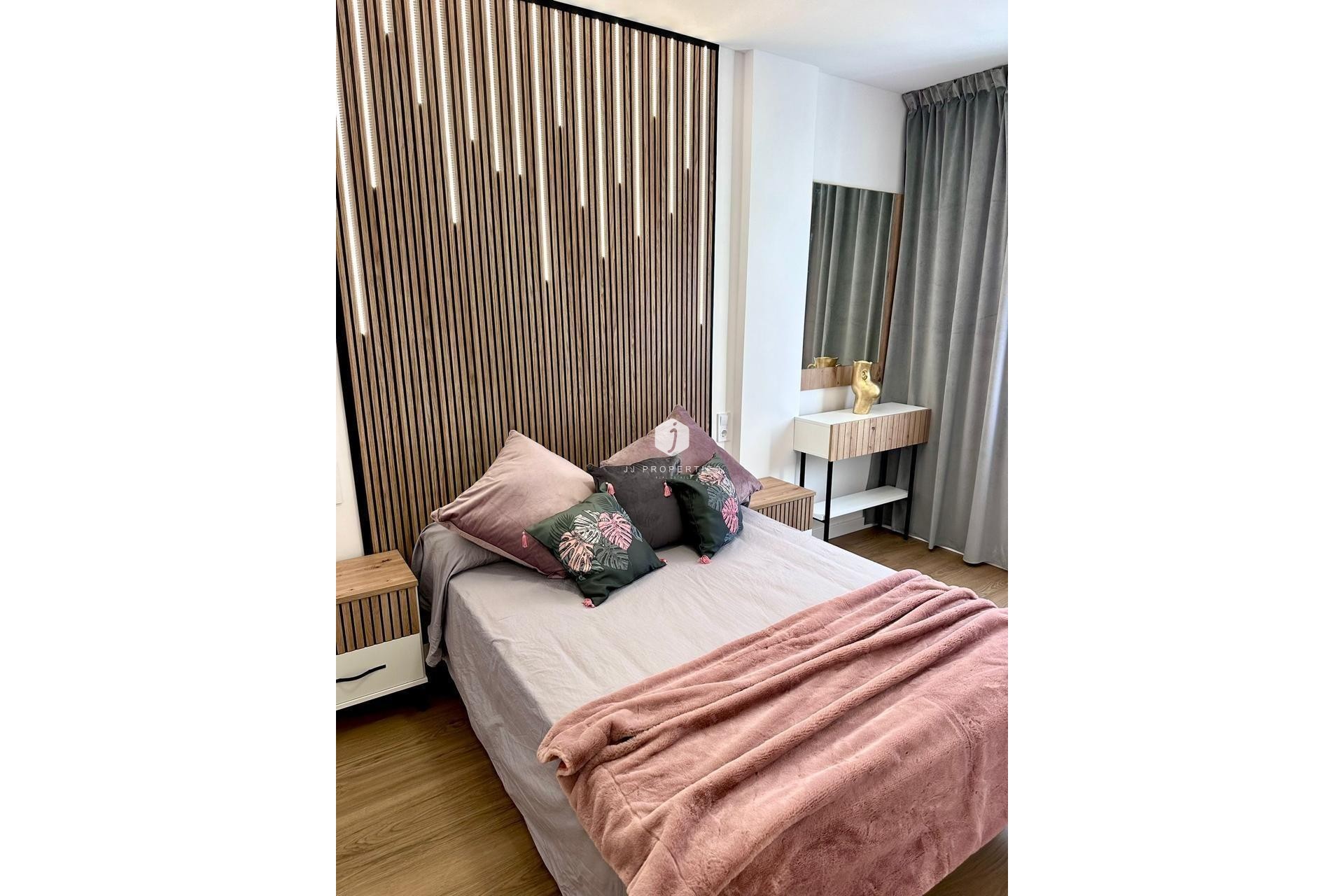 D'occasion - Appartement -
Torrevieja - Playa del Cura