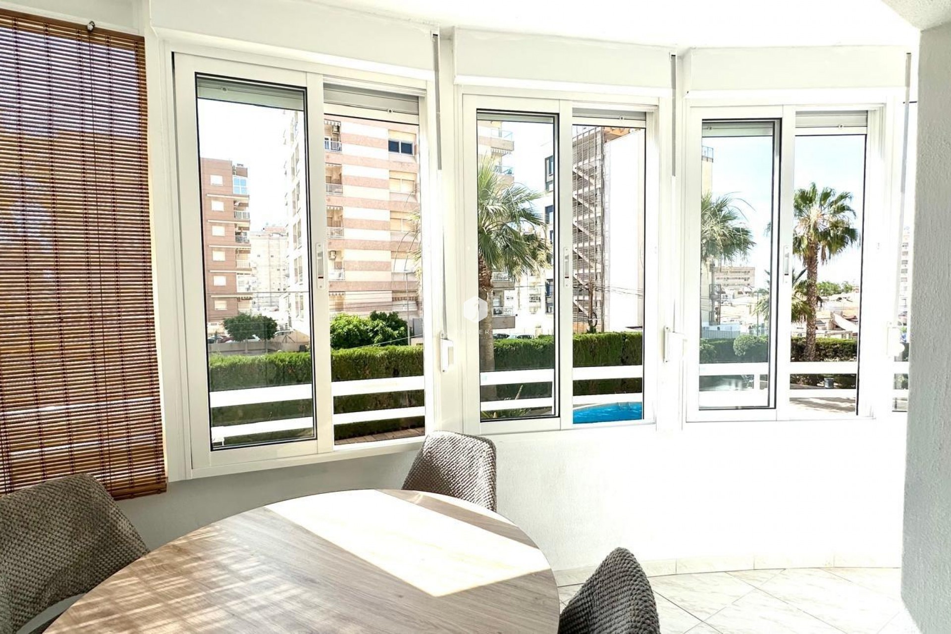 D'occasion - Appartement -
Torrevieja - Playa del Cura