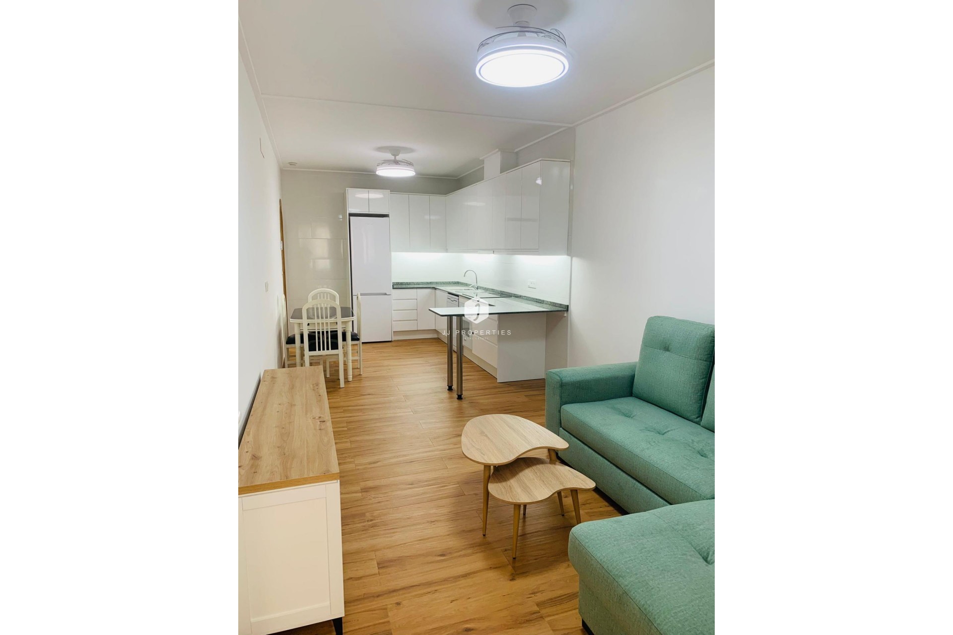 D'occasion - Appartement -
Torrevieja - Playa del Cura