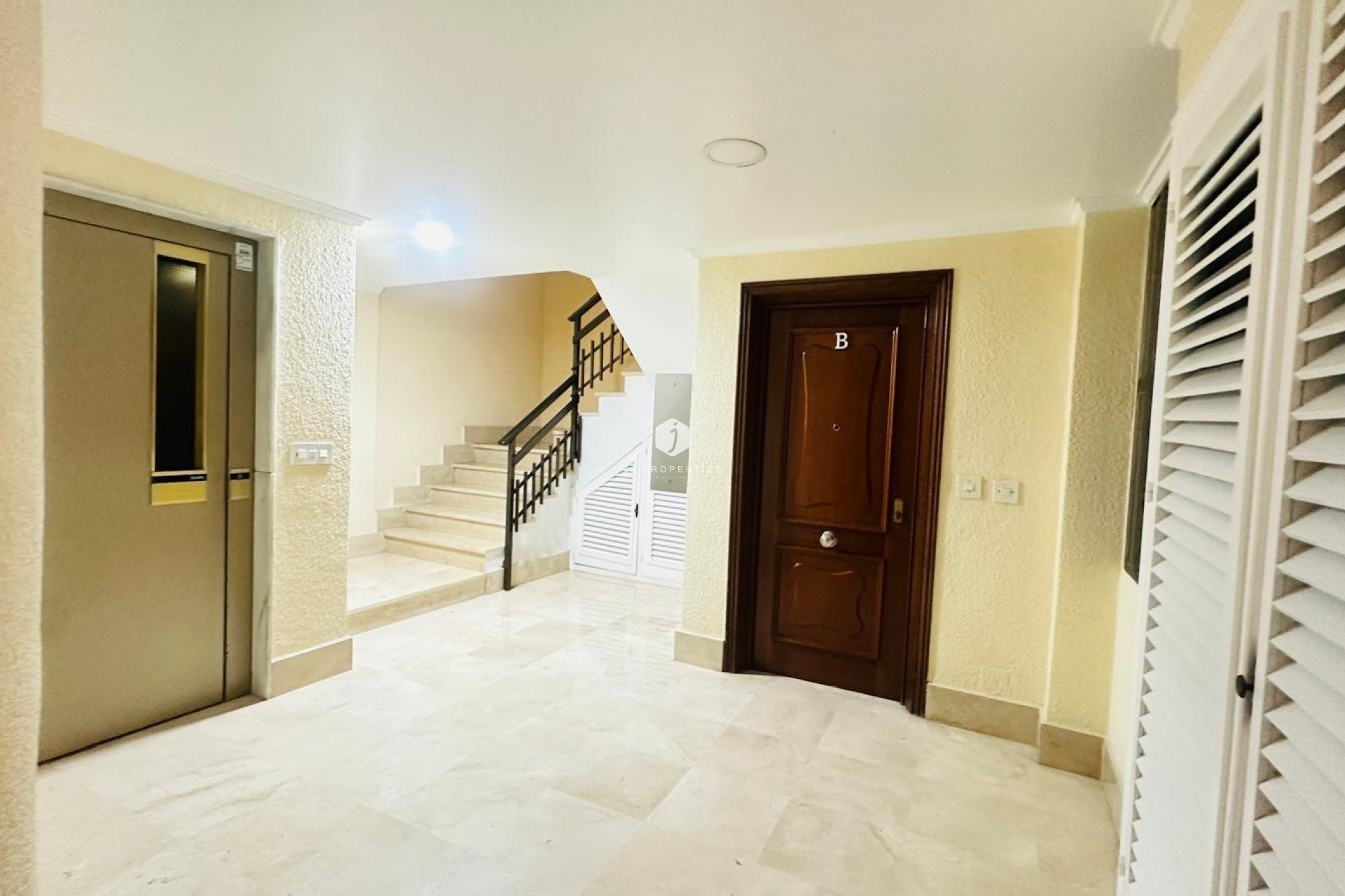 D'occasion - Appartement -
Torrevieja - Playa del Cura