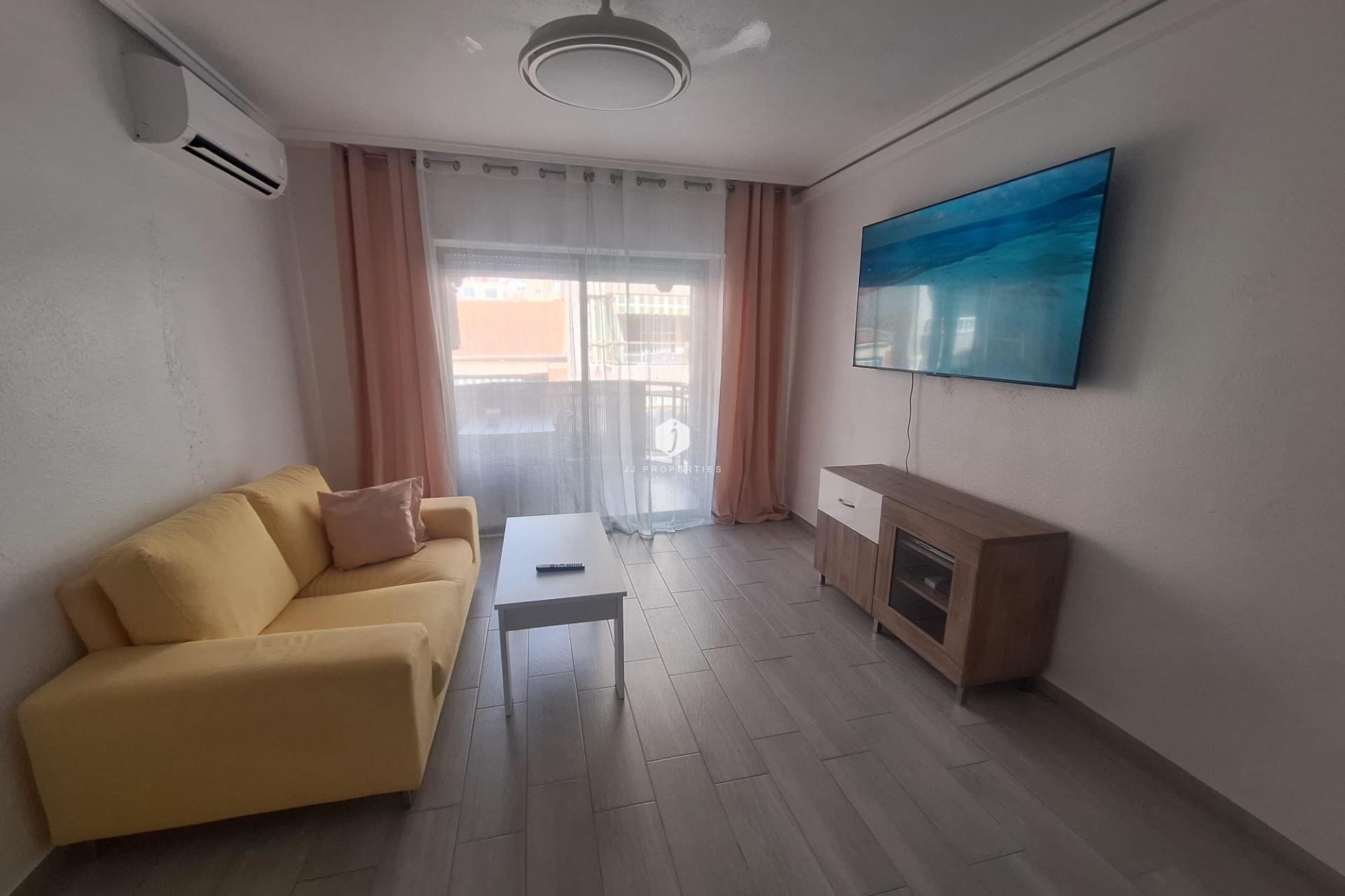 D'occasion - Appartement -
Torrevieja - Playa del Cura