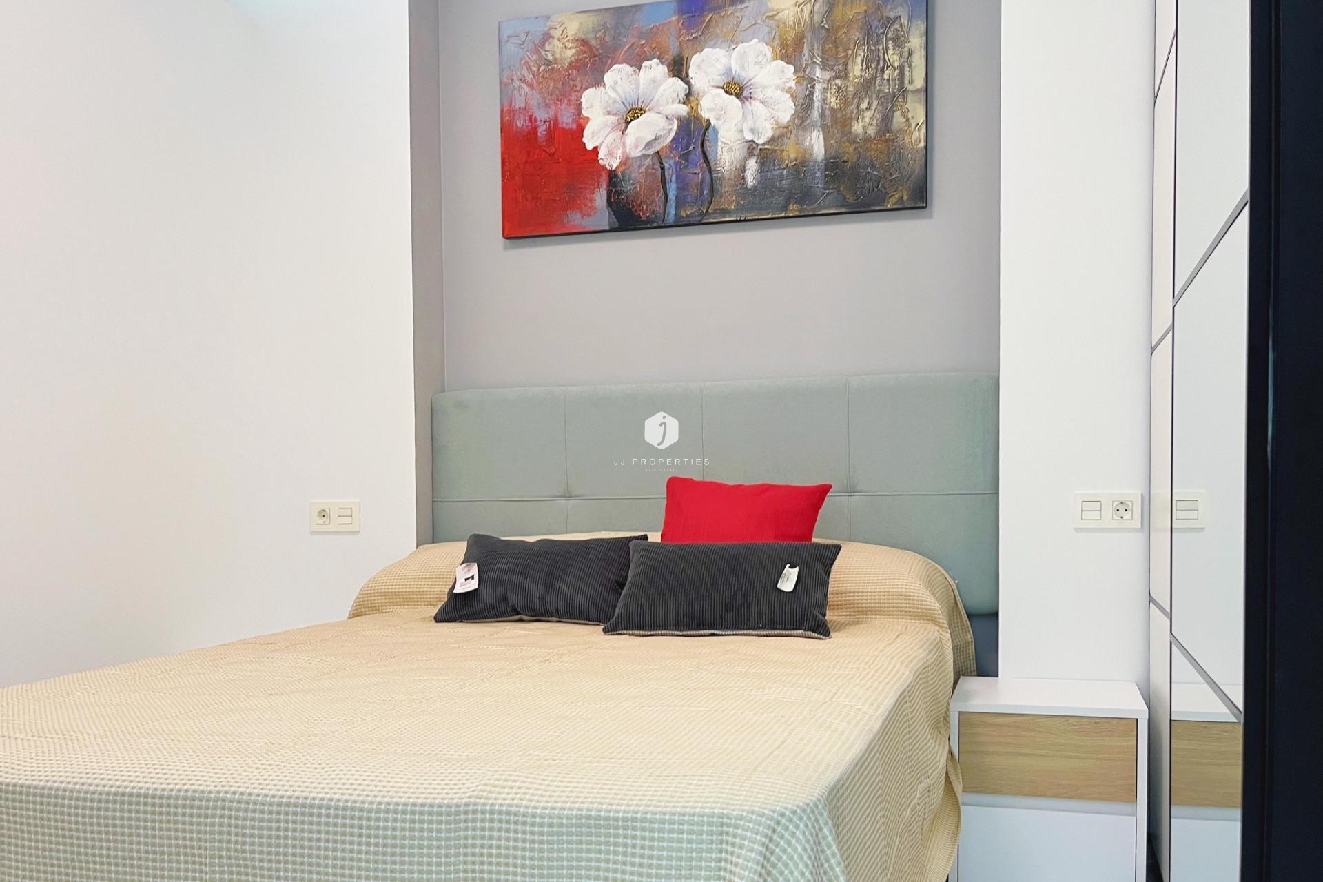 D'occasion - Appartement -
Torrevieja - Playa del Cura