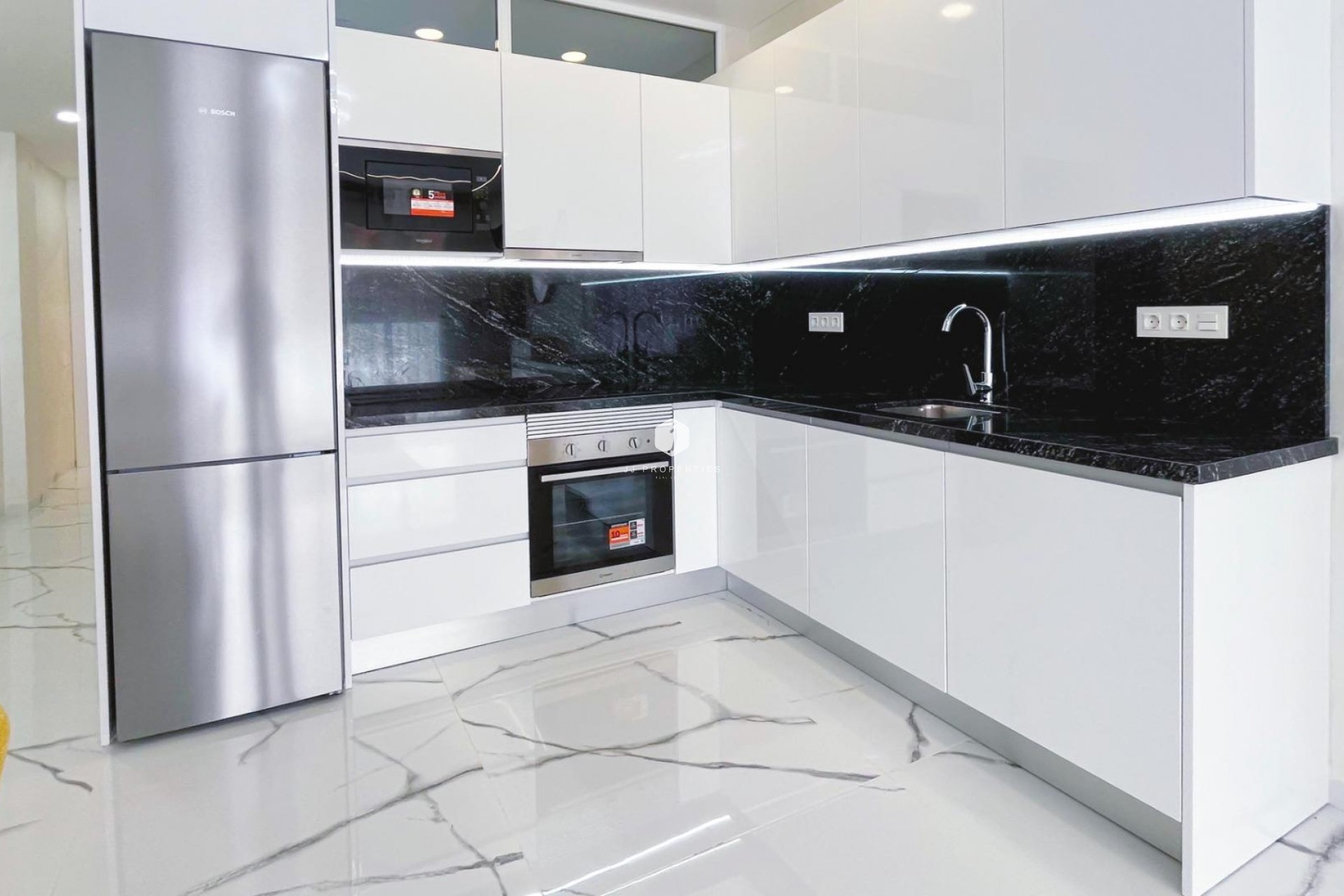 D'occasion - Appartement -
Torrevieja - Playa del Cura