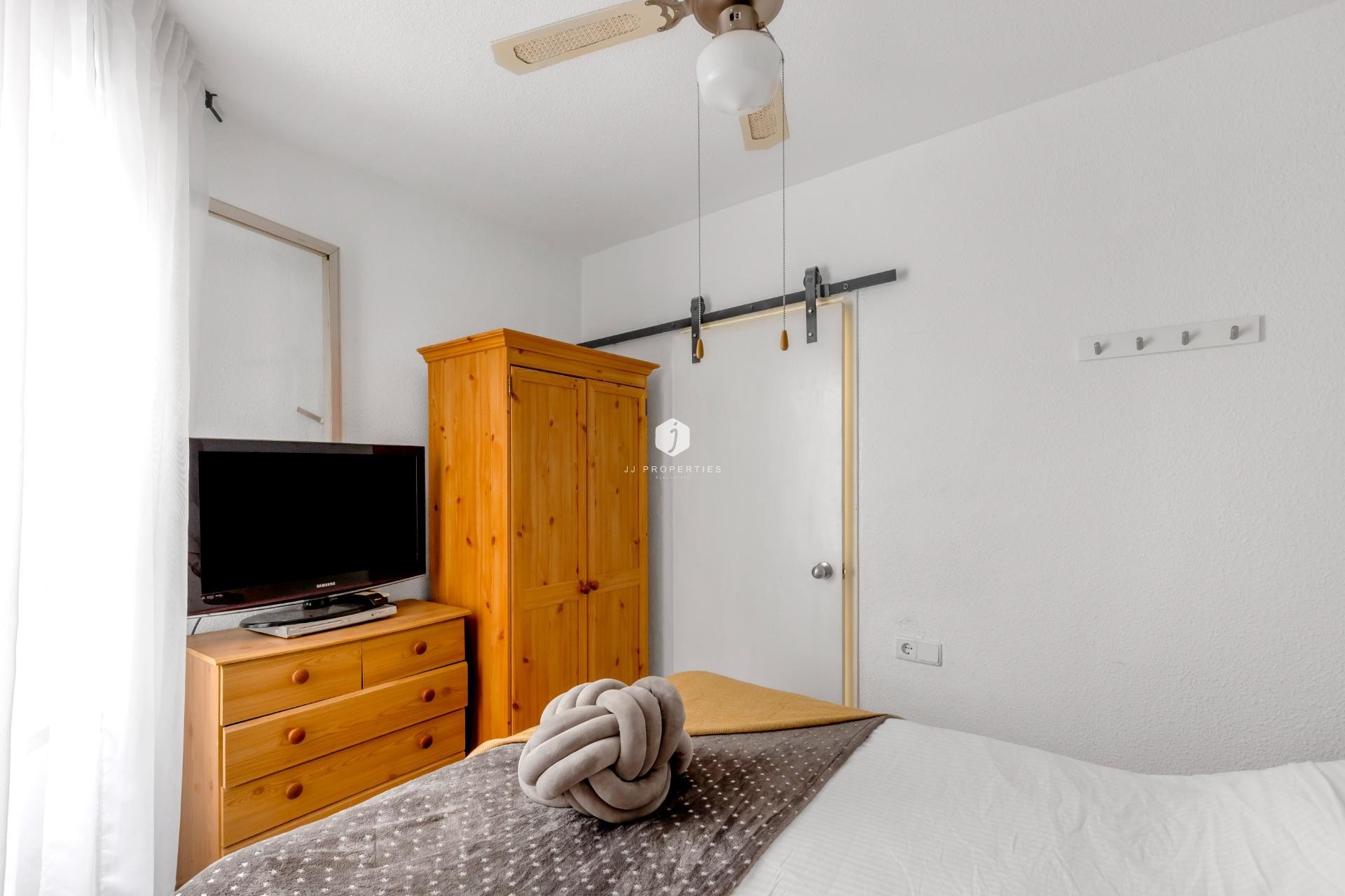 D'occasion - Appartement -
Torrevieja - Playa del Cura