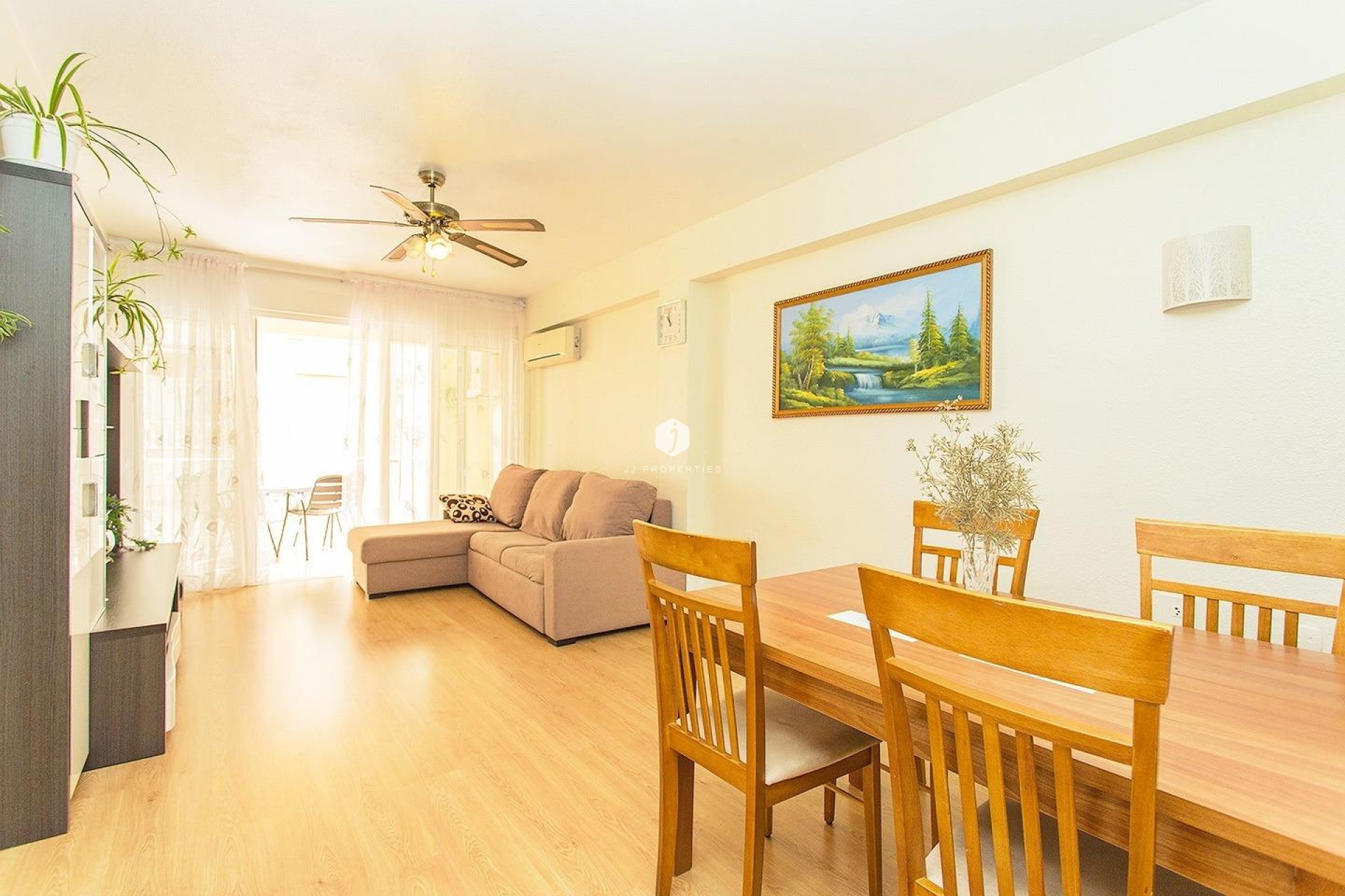 D'occasion - Appartement -
Torrevieja - Playa del Cura