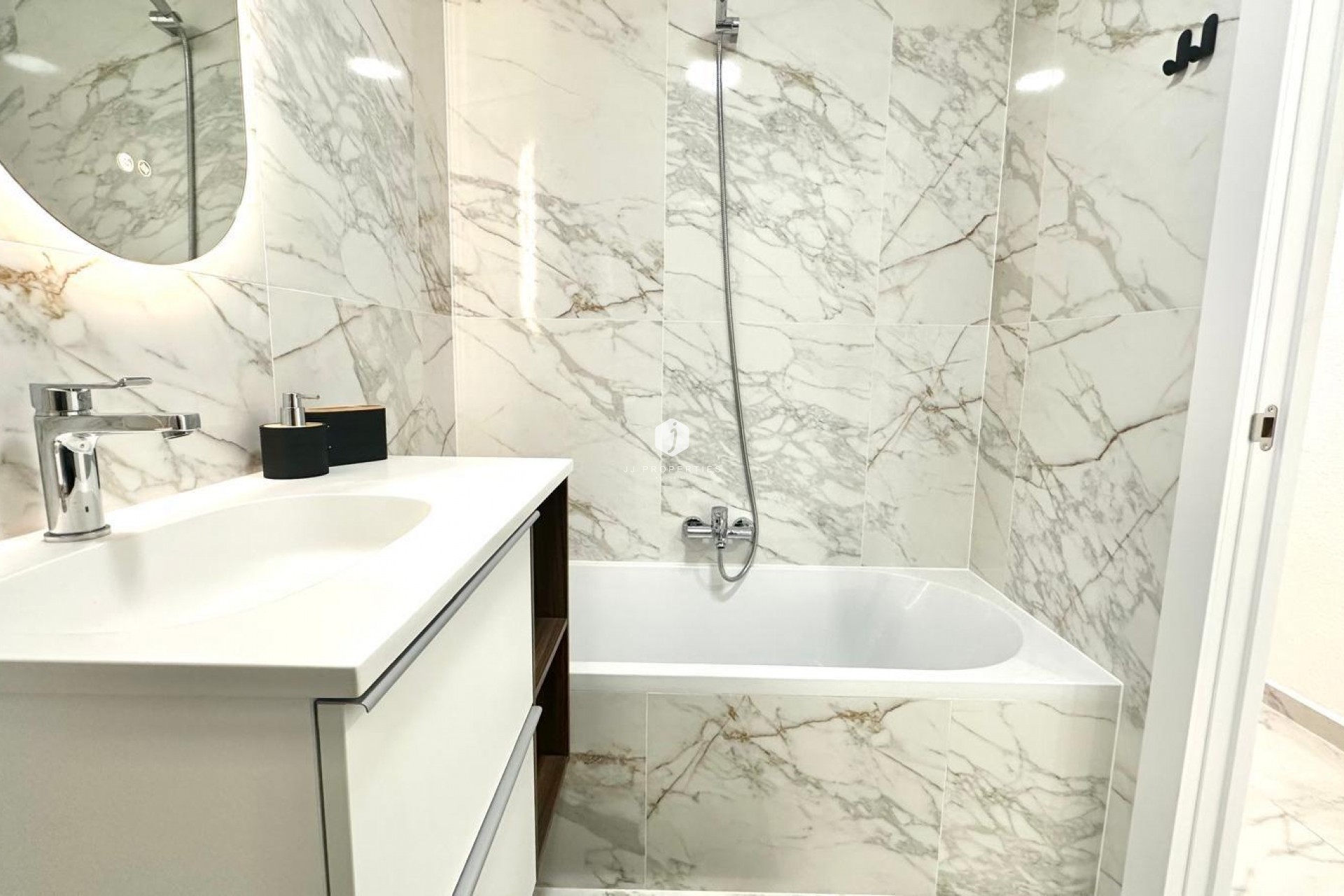 D'occasion - Appartement -
Torrevieja - Playa del Cura