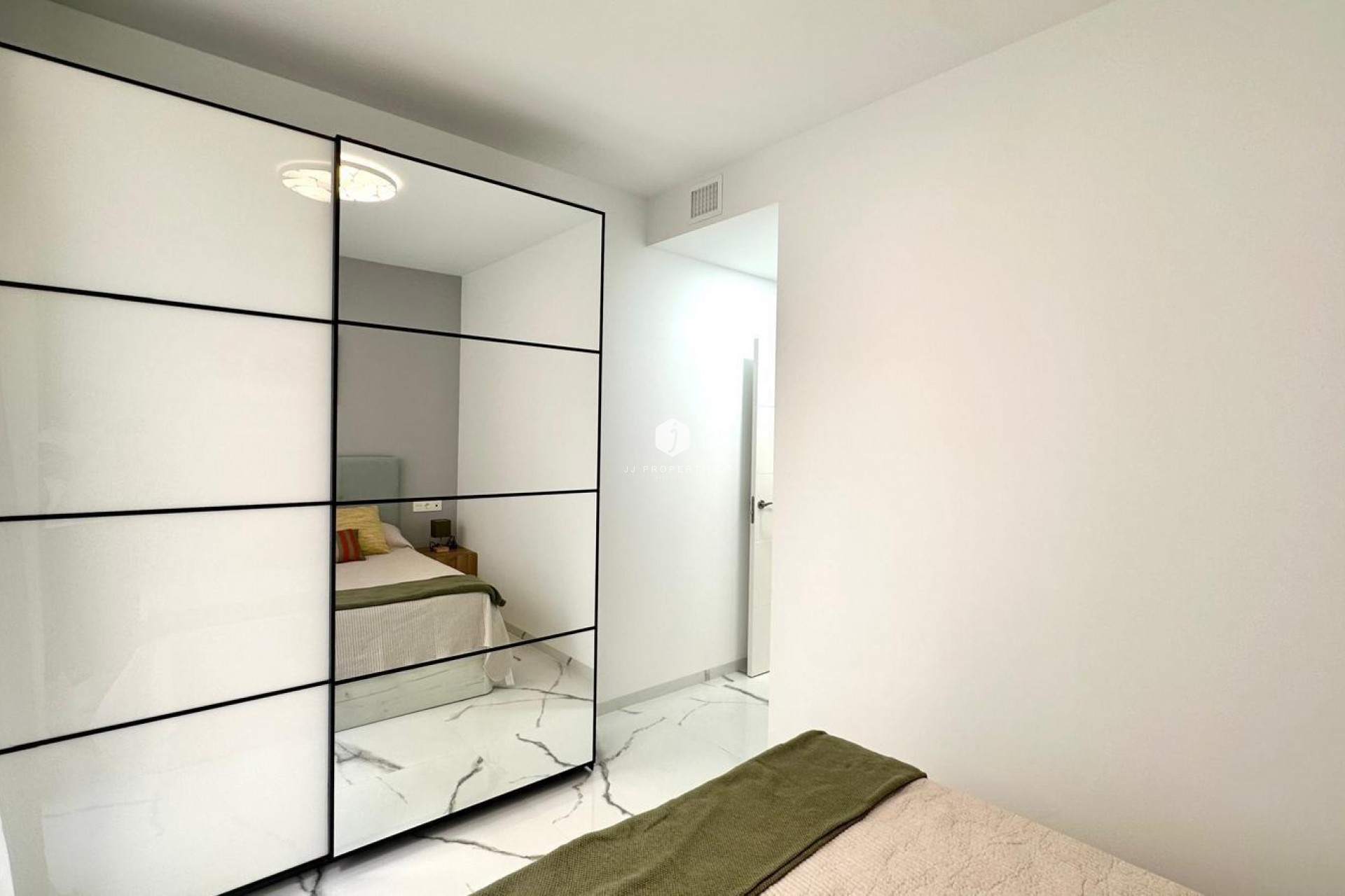 D'occasion - Appartement -
Torrevieja - Playa del Cura