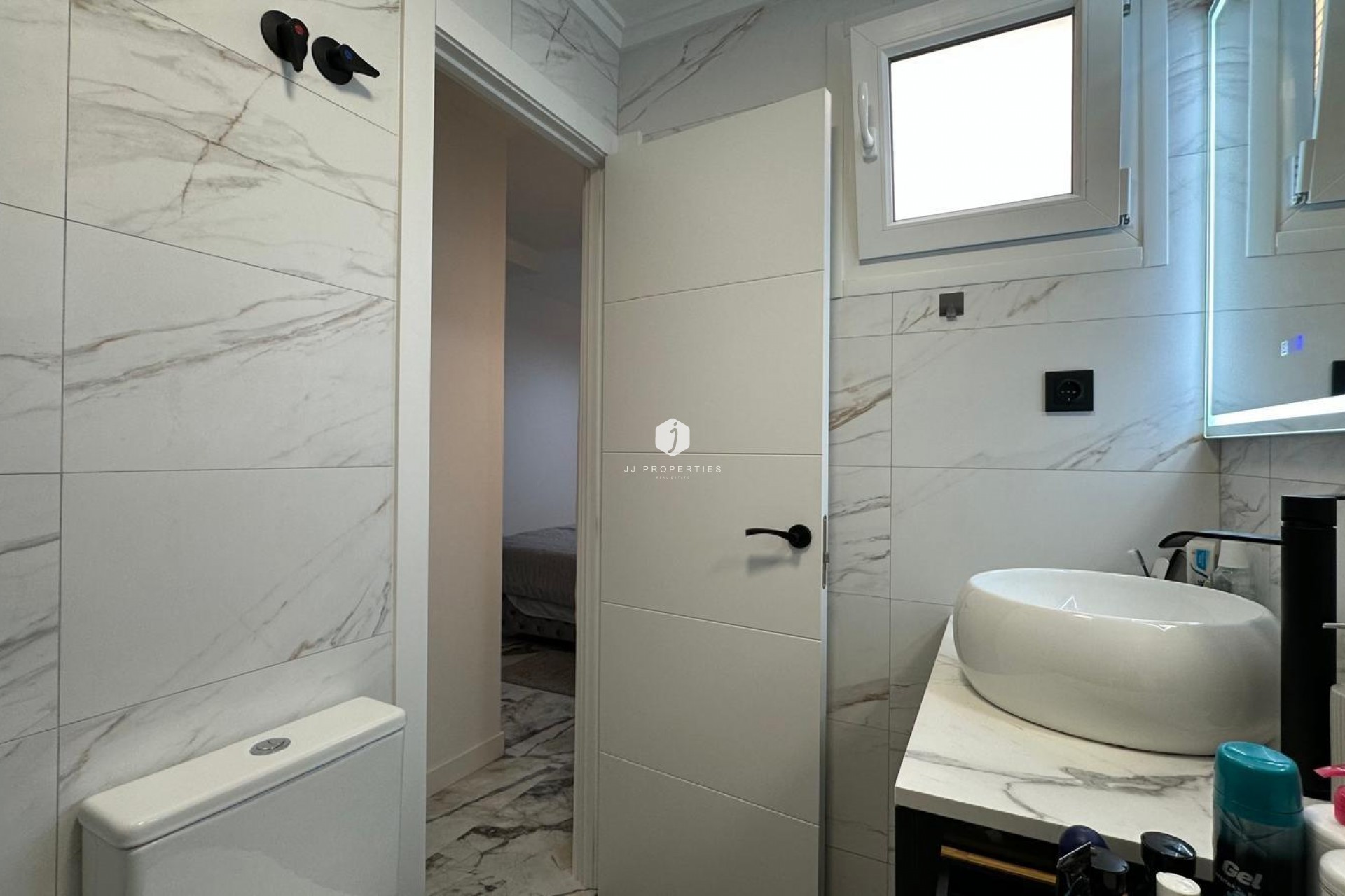 D'occasion - Appartement -
Torrevieja - Playa del Cura