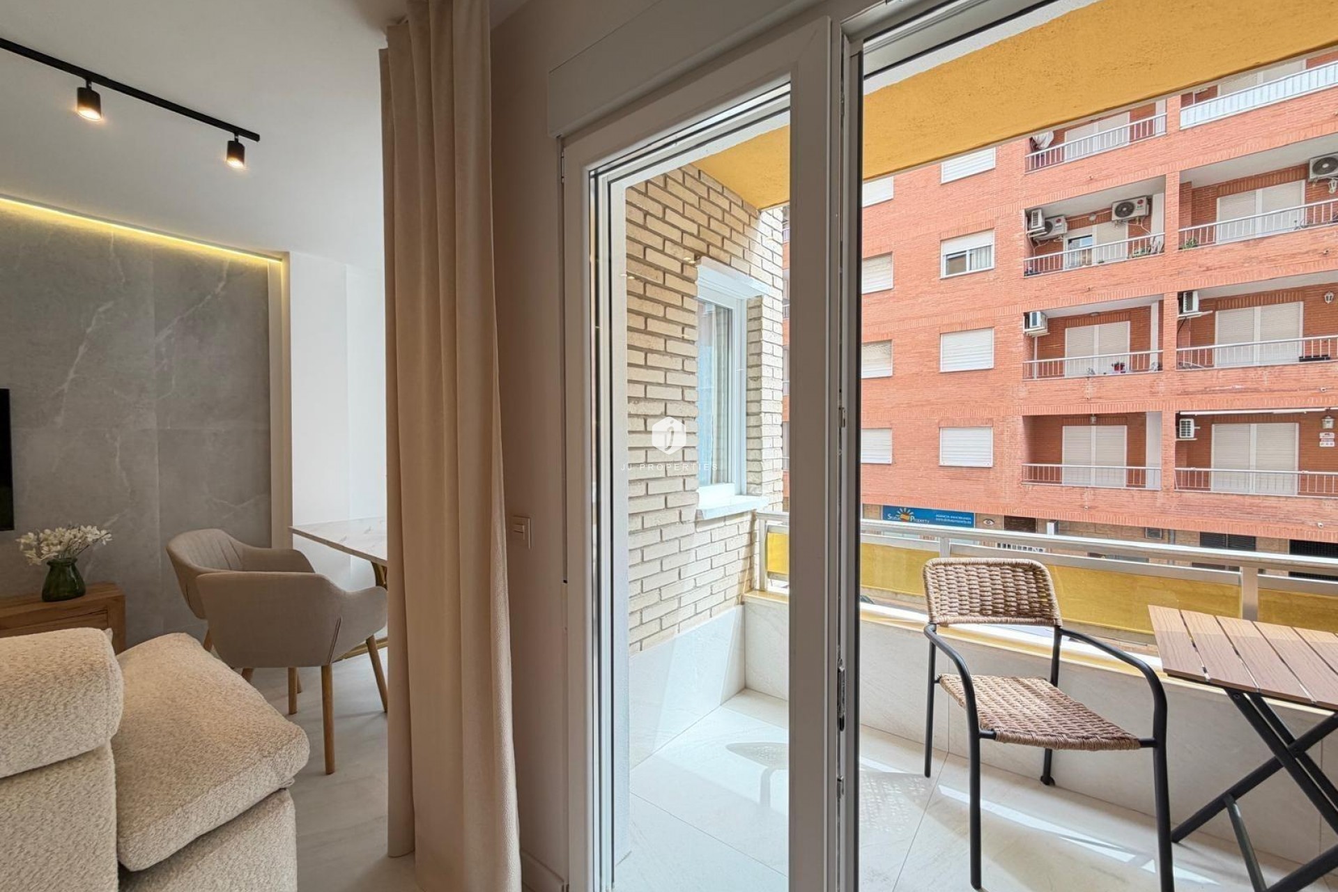 D'occasion - Appartement -
Torrevieja - Playa del Cura