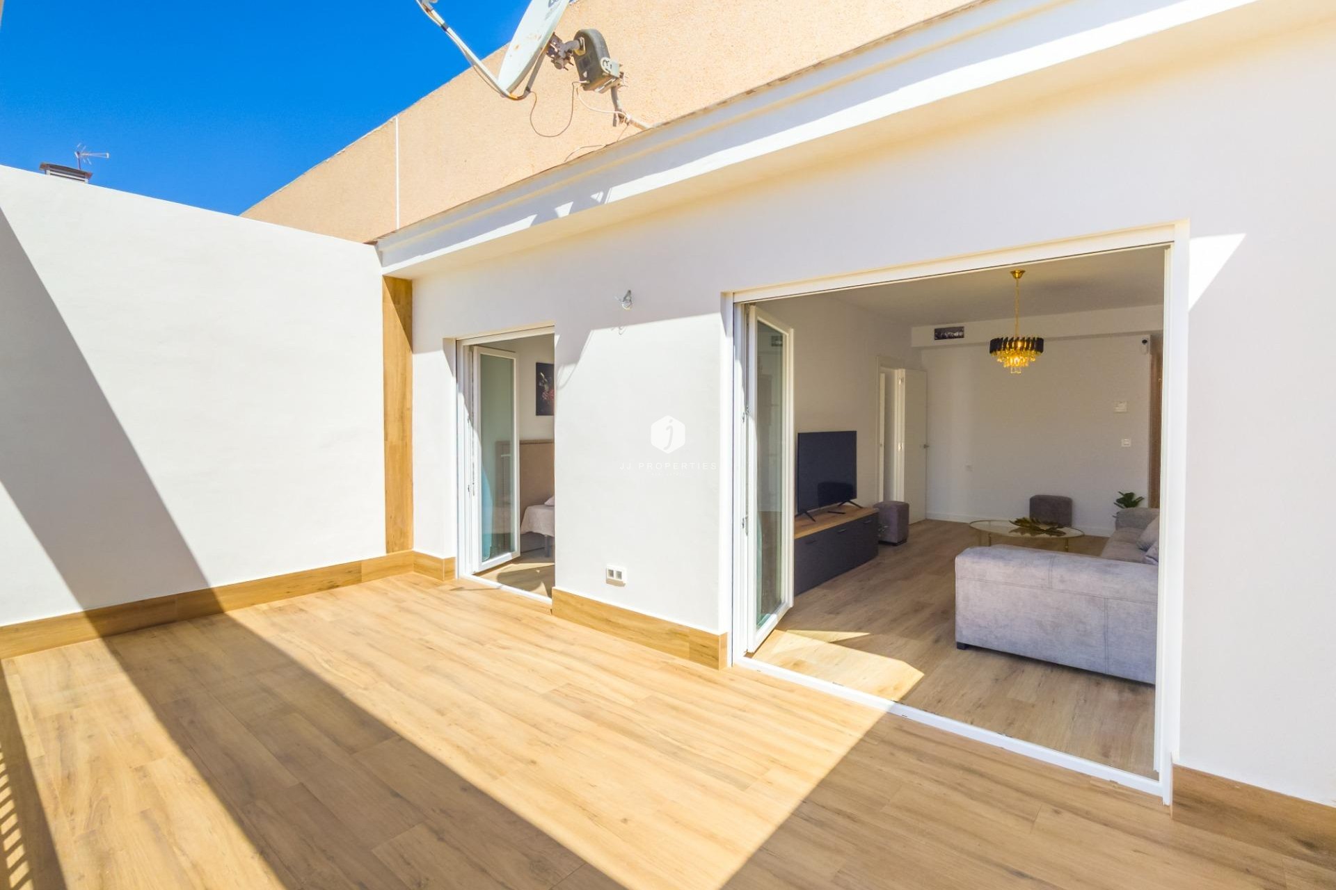 D'occasion - Appartement -
Torrevieja - Playa del Cura