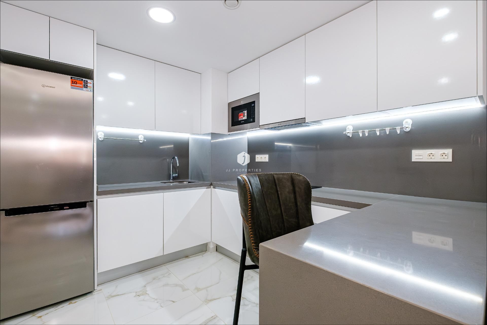 D'occasion - Appartement -
Torrevieja - Playa del Cura