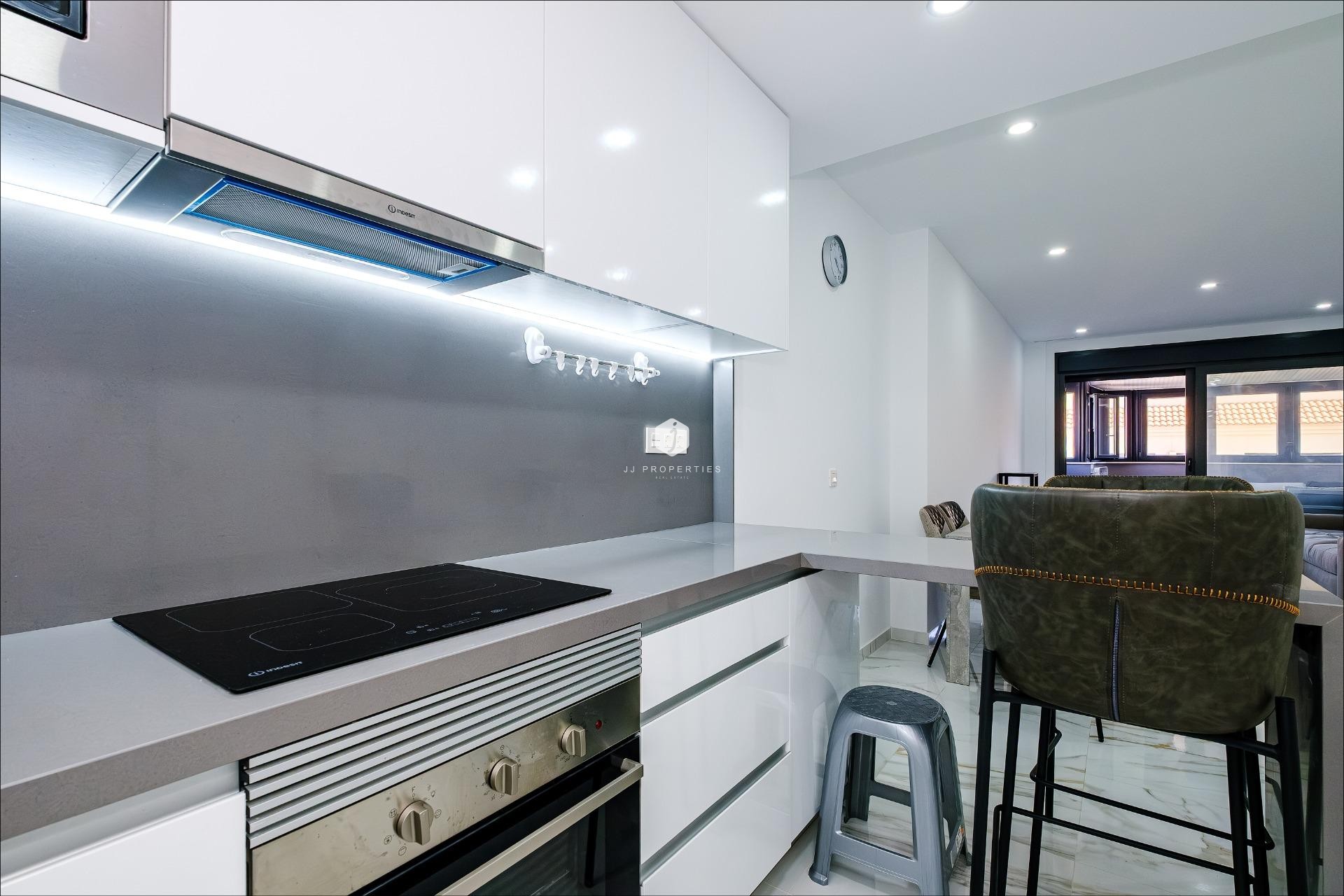 D'occasion - Appartement -
Torrevieja - Playa del Cura