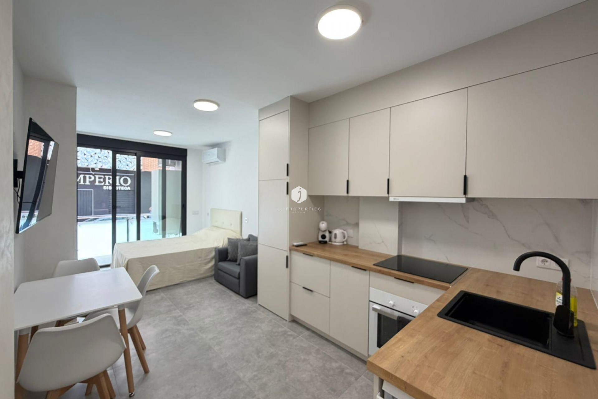 D'occasion - Appartement -
Torrevieja - Playa del Cura