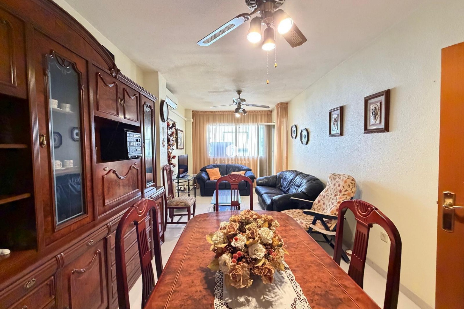 D'occasion - Appartement -
Torrevieja - Playa del Cura