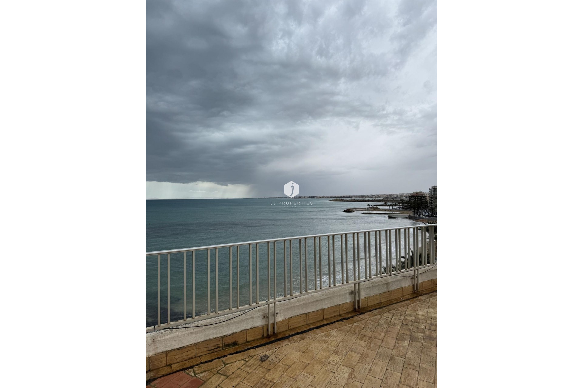 D'occasion - Appartement -
Torrevieja - Playa del Cura