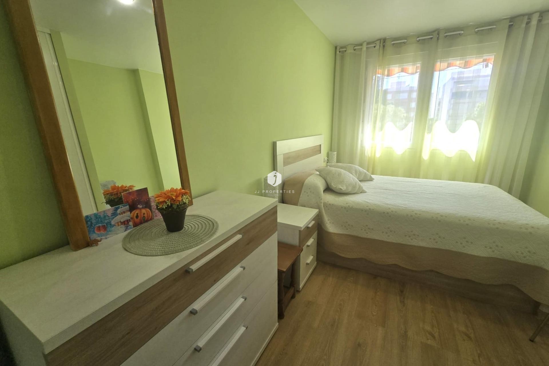 D'occasion - Appartement -
Torrevieja - Playa del Cura