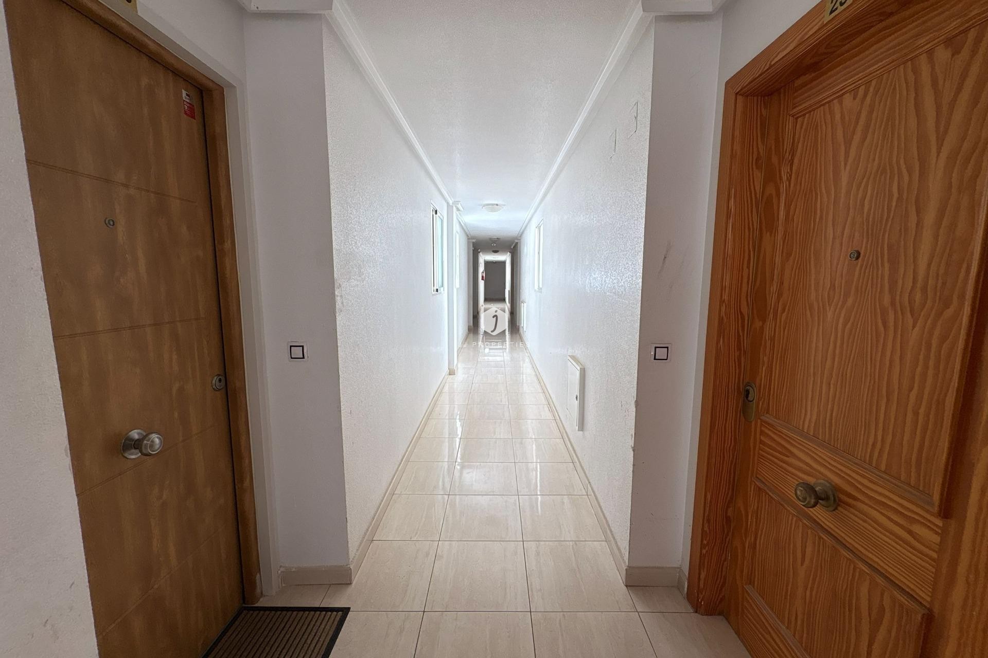 D'occasion - Appartement -
Torrevieja - Playa del Cura
