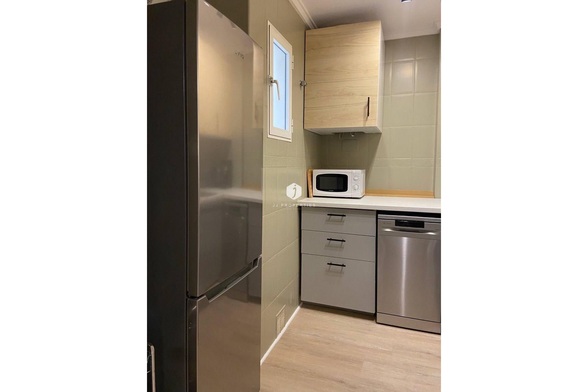 D'occasion - Appartement -
Torrevieja - Playa del Cura