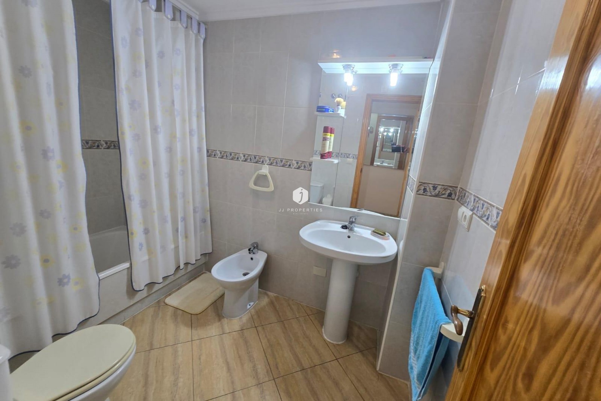 D'occasion - Appartement -
Torrevieja - Playa del Cura