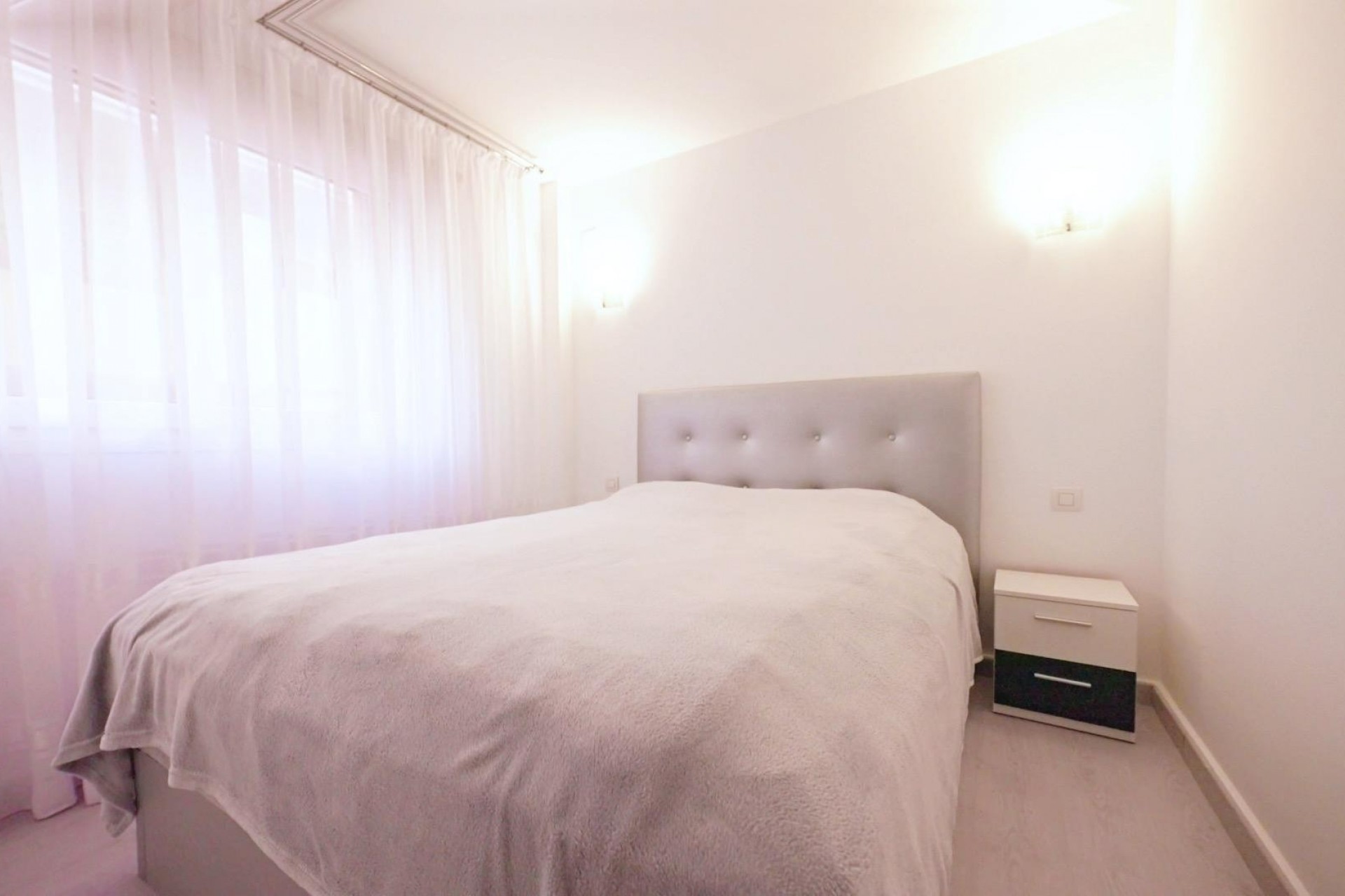 D'occasion - Appartement -
Torrevieja - Punta prima