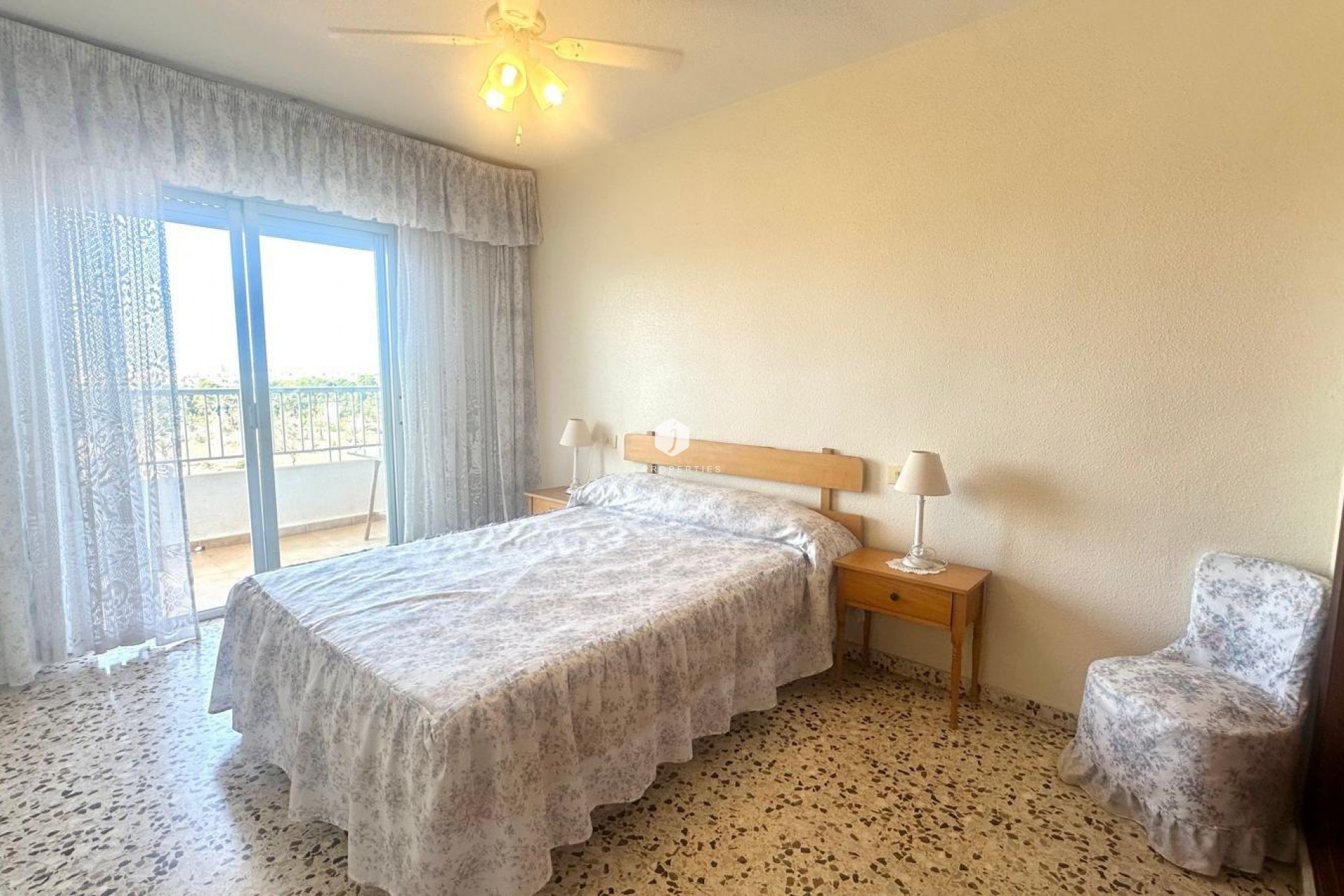 D'occasion - Appartement -
Torrevieja - Punta prima